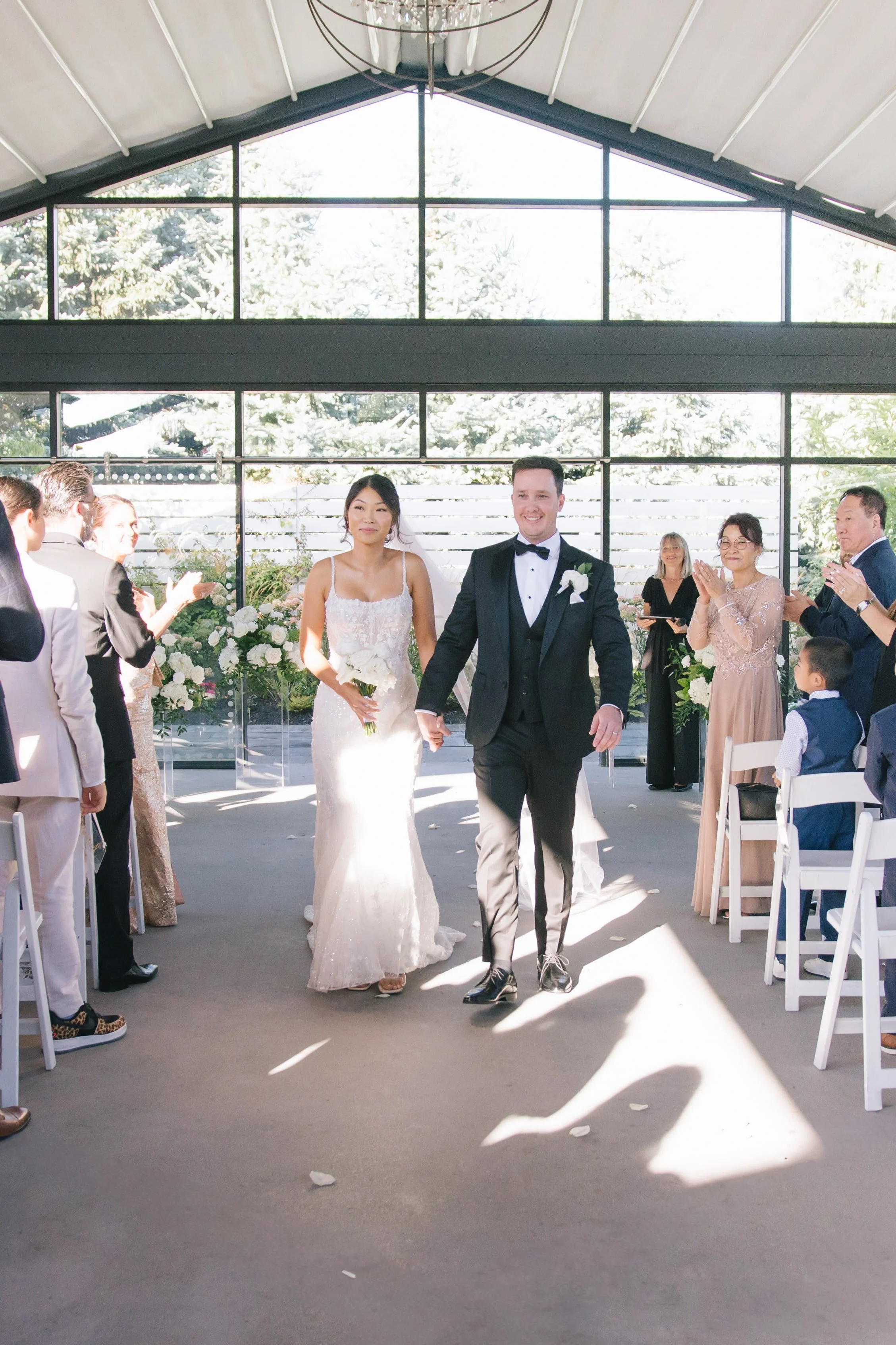 Modern fall wedding at The Whistle Bear Club