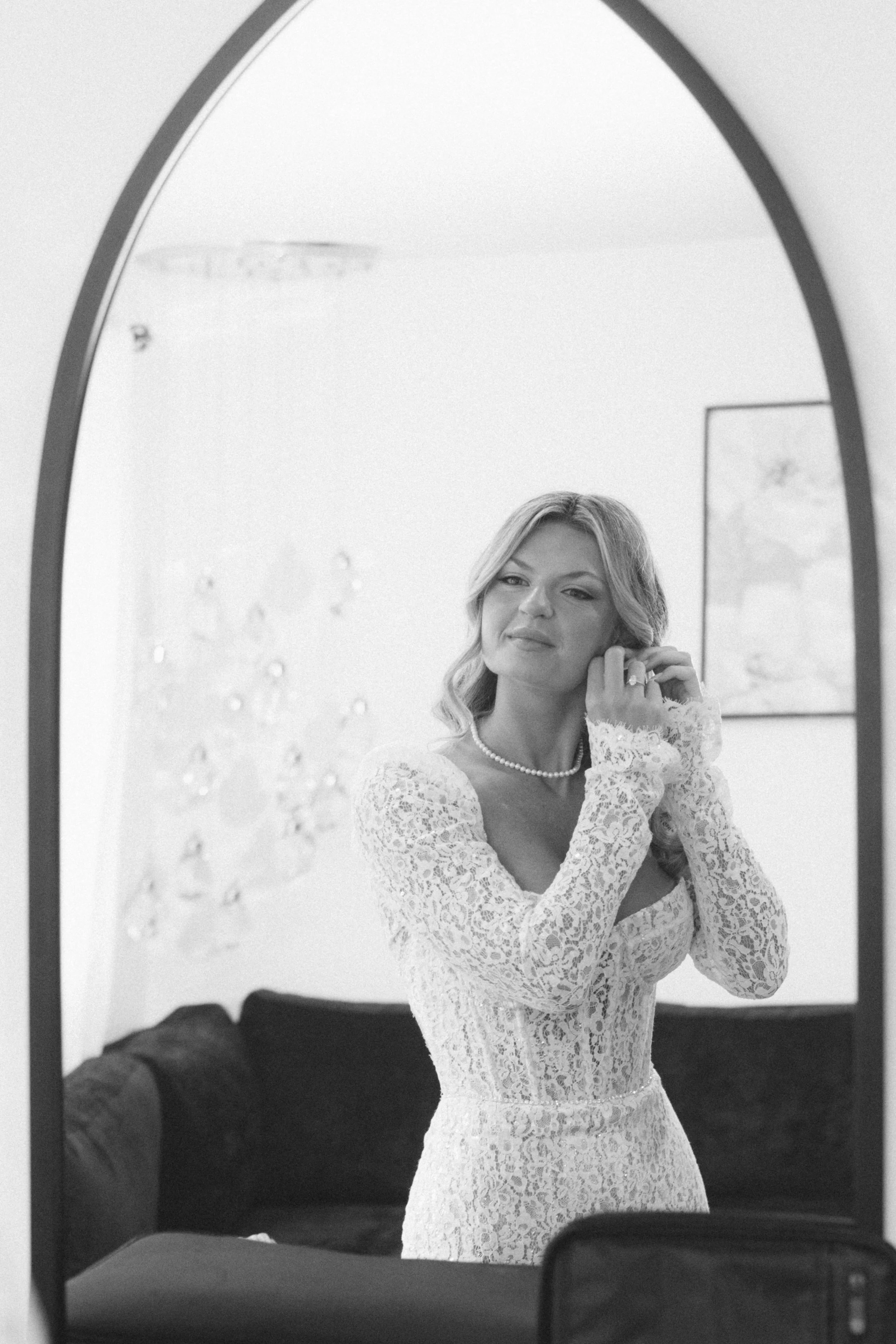 Modern black and white wedding at Three Feathers Terrace