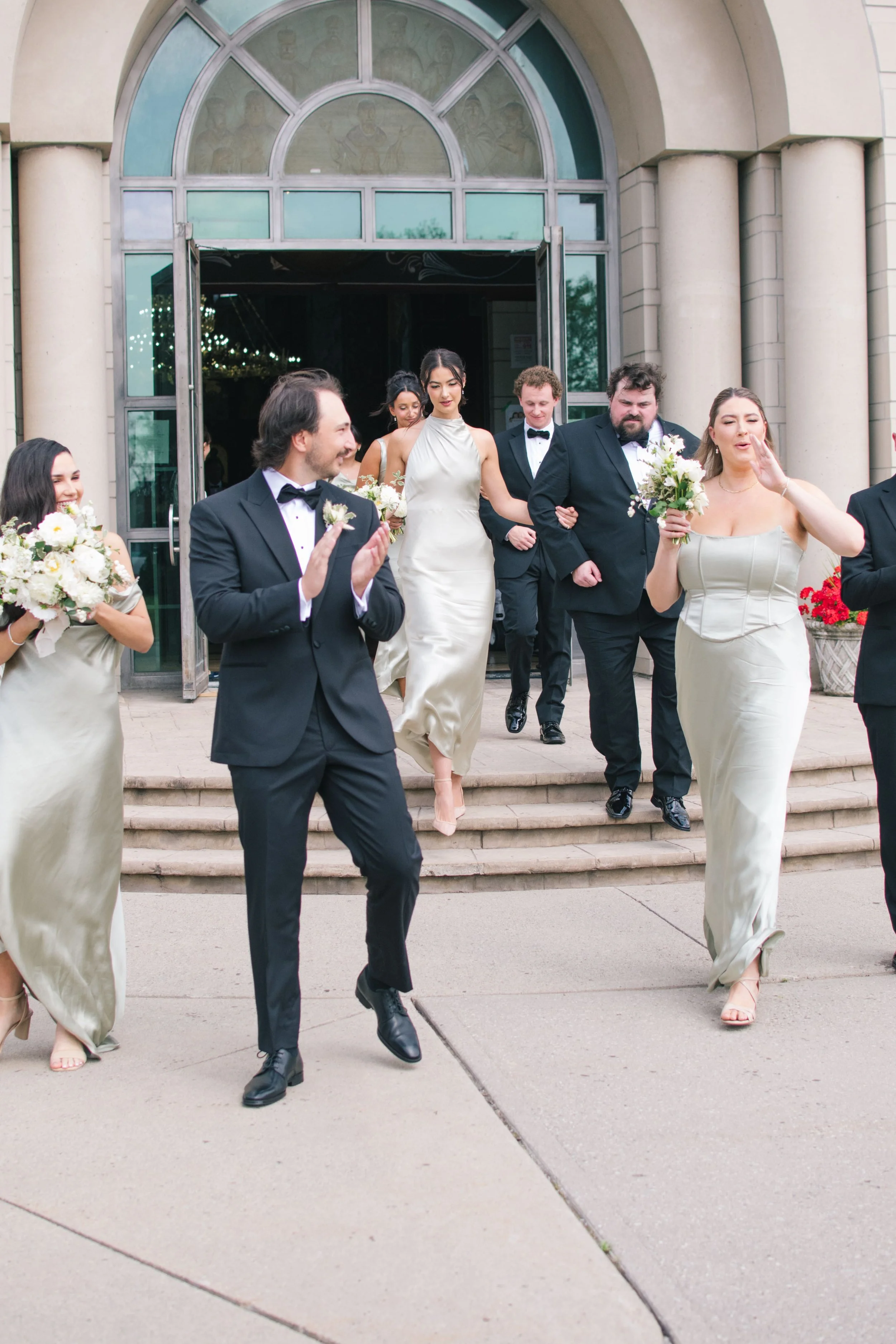 Modern black and white wedding at Three Feathers Terrace