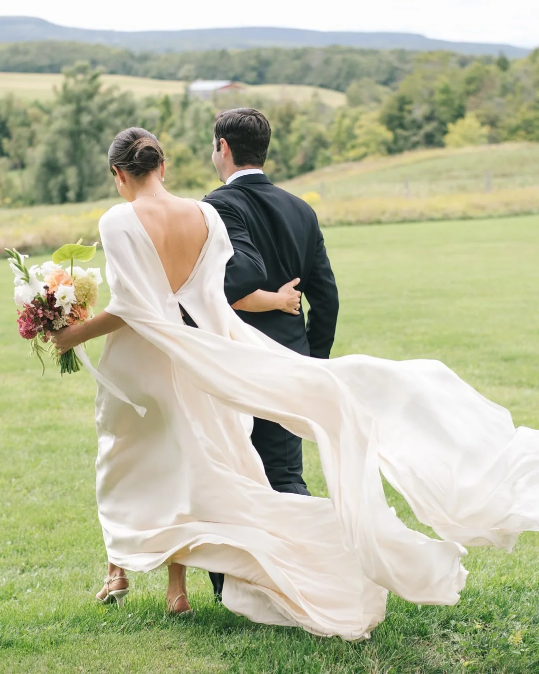 Travelling home to reunite with their family and friends made K + N&rsquo;s wedding day deeply personal and so meaningful. 

Set on the family&rsquo;s summer property, the feeling of the day was being &lsquo;at home&rsquo; in the most elegant and sop