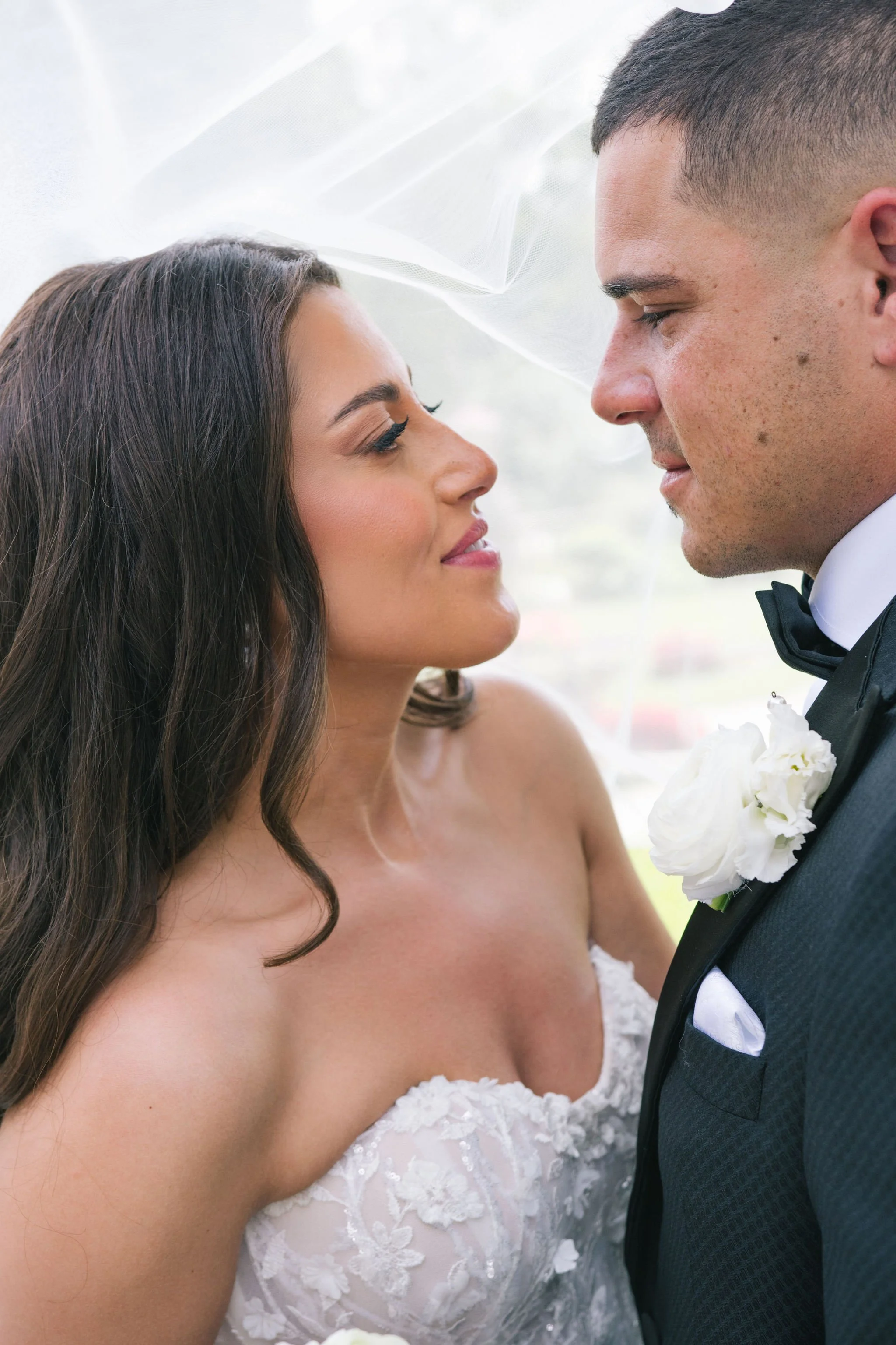 romantic-veil-wedding-photo-editorial-bridal-style