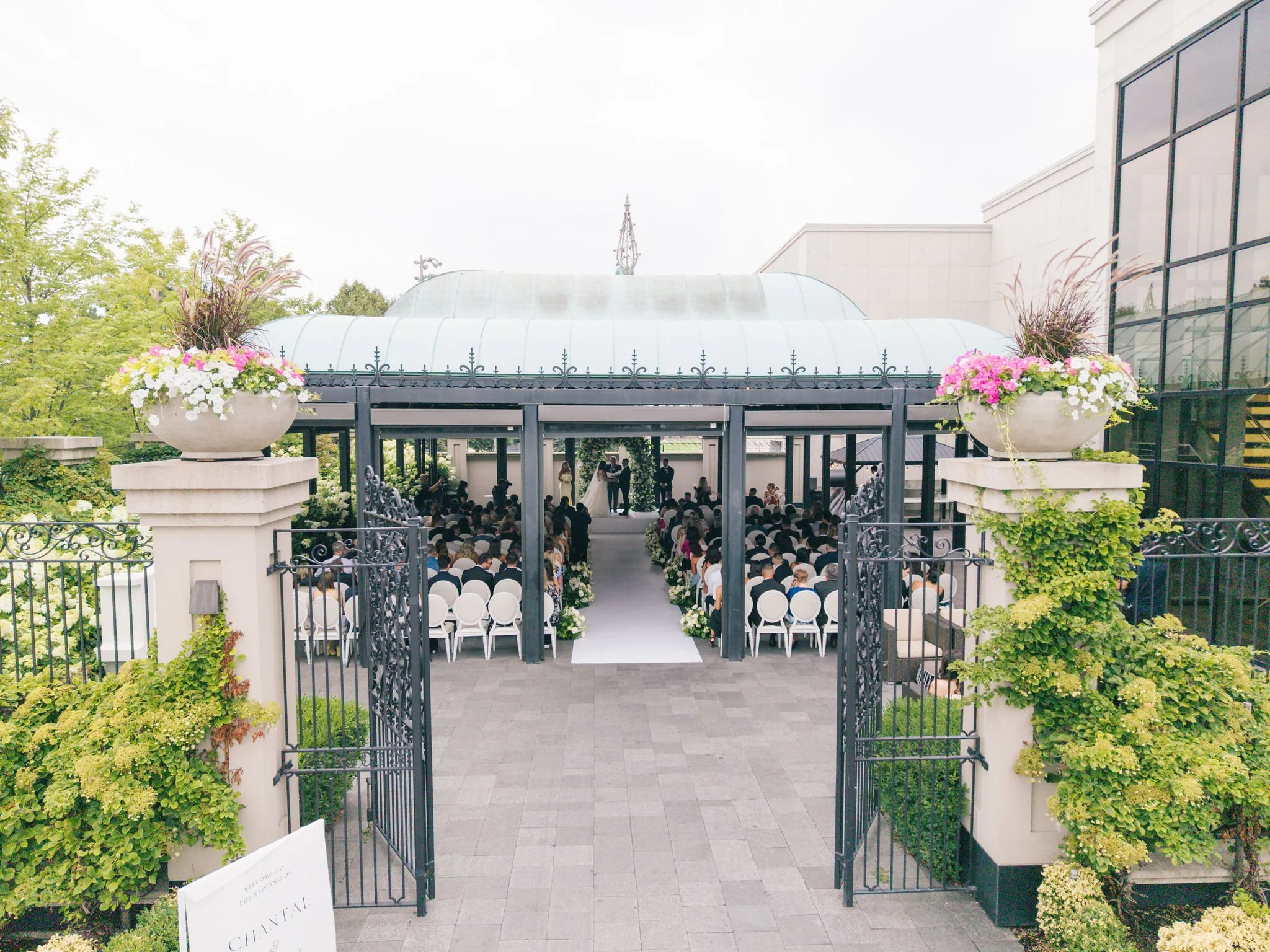 outdoor-wedding-ceremony-vows-chateau-le-parc