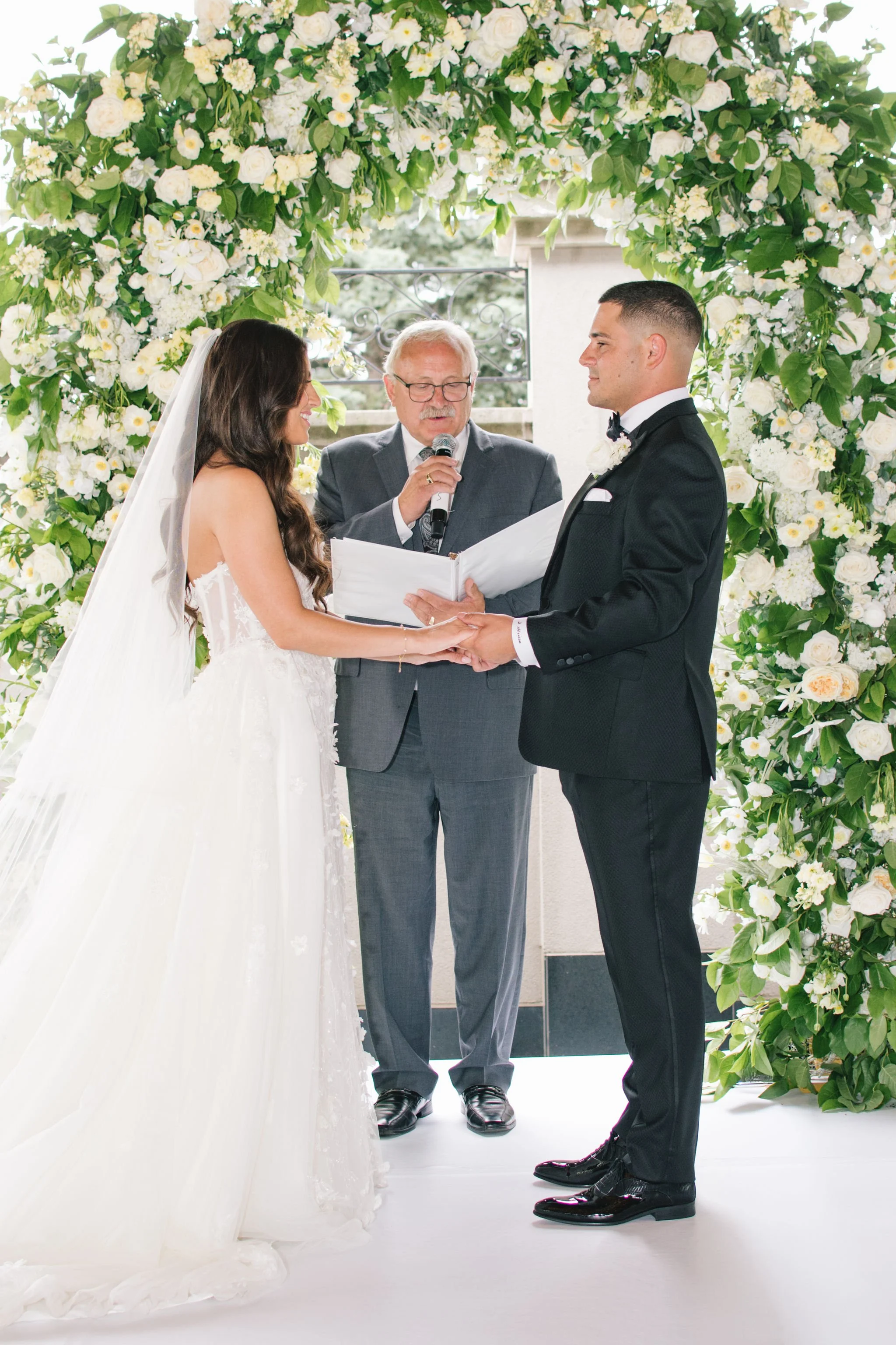 joyful-wedding-ceremony-chateau-le-parc-toronto