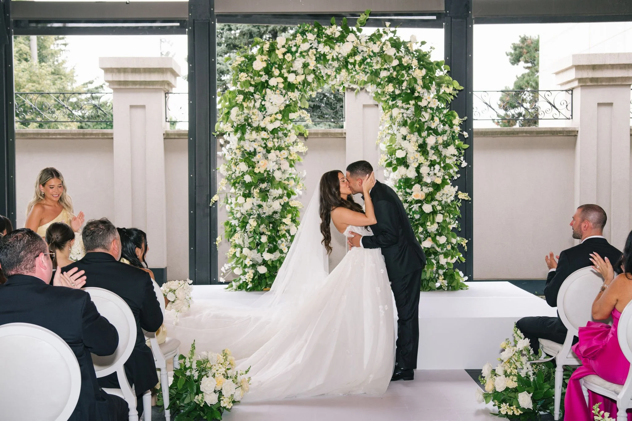 first-kiss-wedding-ceremony-luxury-toronto-photographer