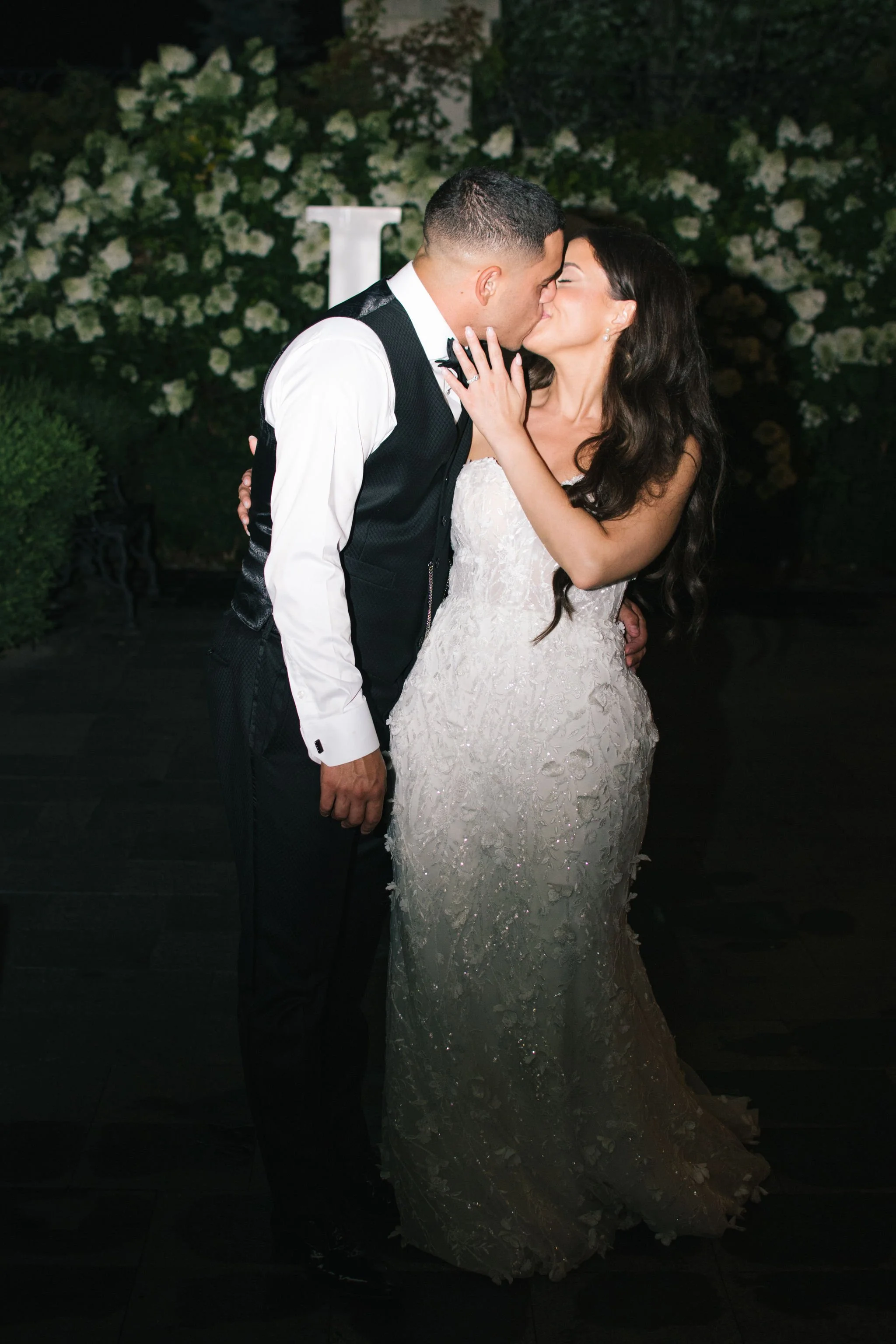 luxury-toronto-wedding-reception-outdoor-night-portrait