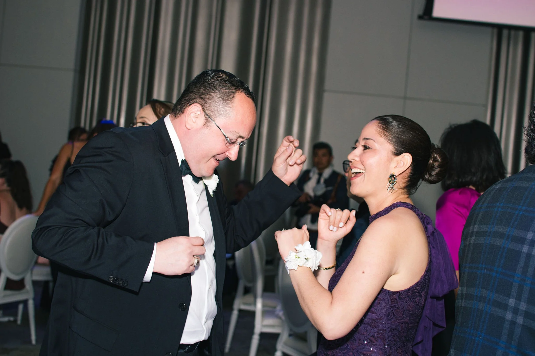 premium-wedding-photography-toronto-reception-guests