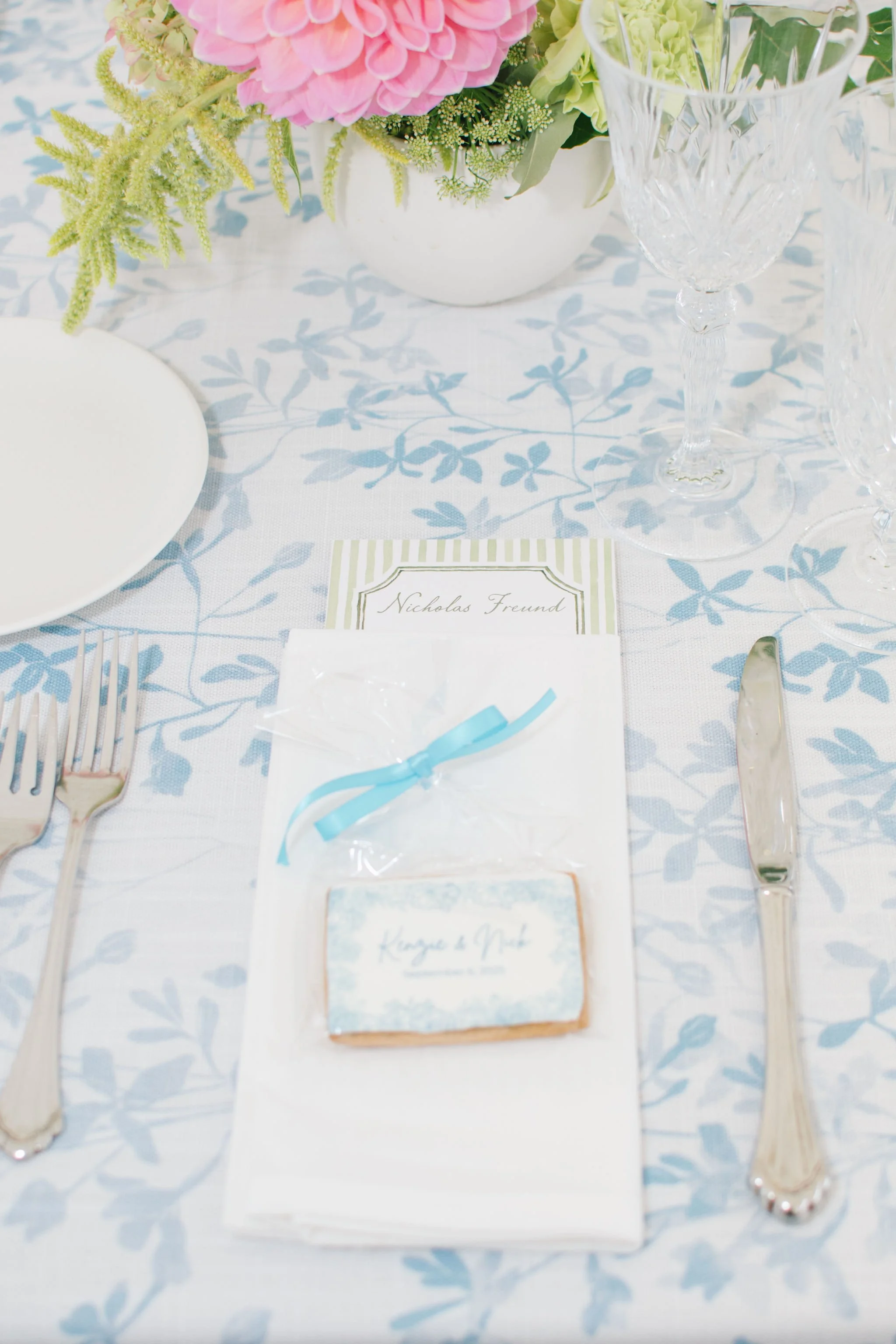 wedding-place-setting-details-collingwood-ontario