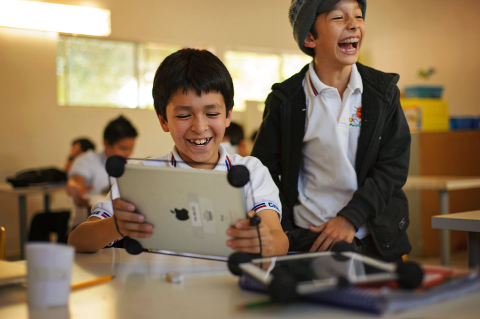 ipod-boys-laughing-school.jpg