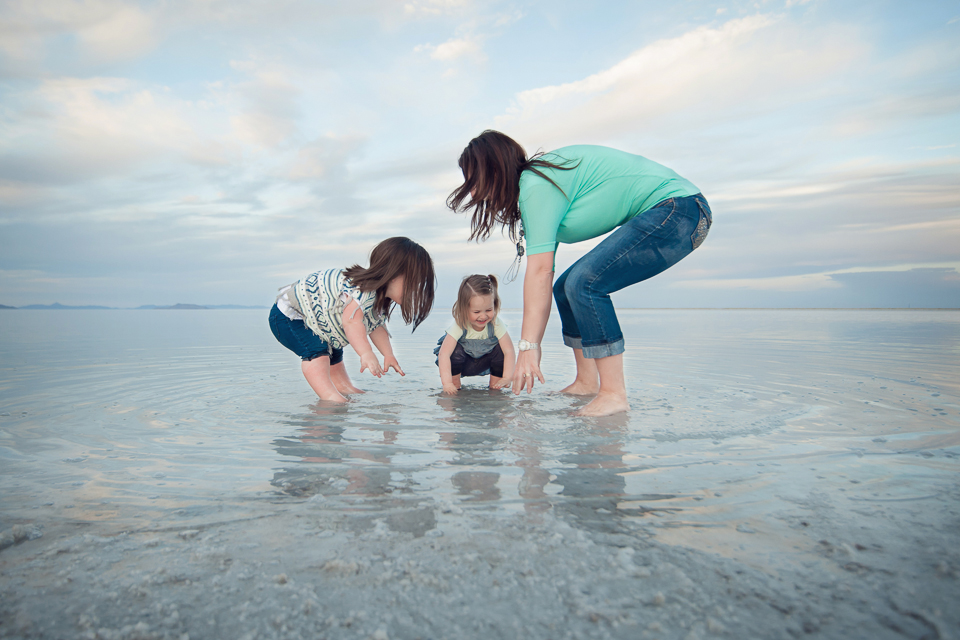 family photo session_salt_flats-1.jpg