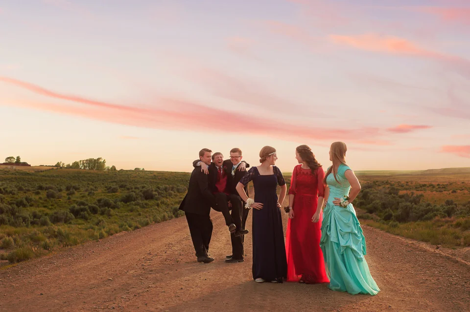 prom dates running on road
