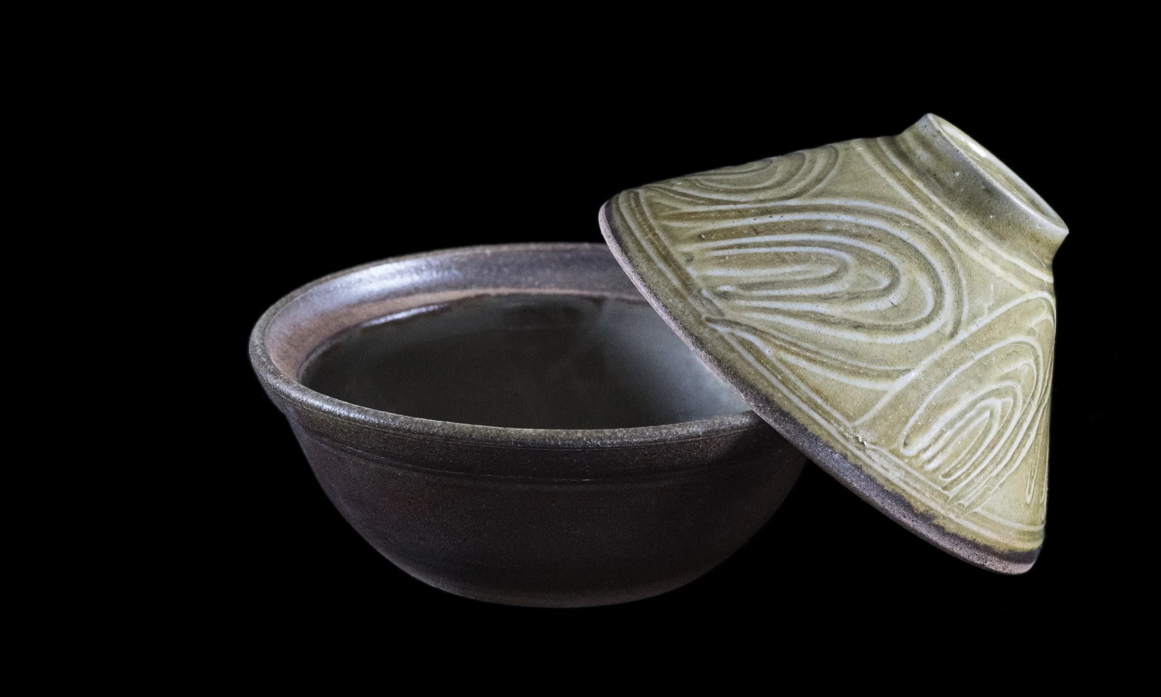 Amber Celadon Tajine 2.jpg