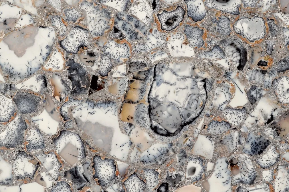 Milky Opale Gemstone 