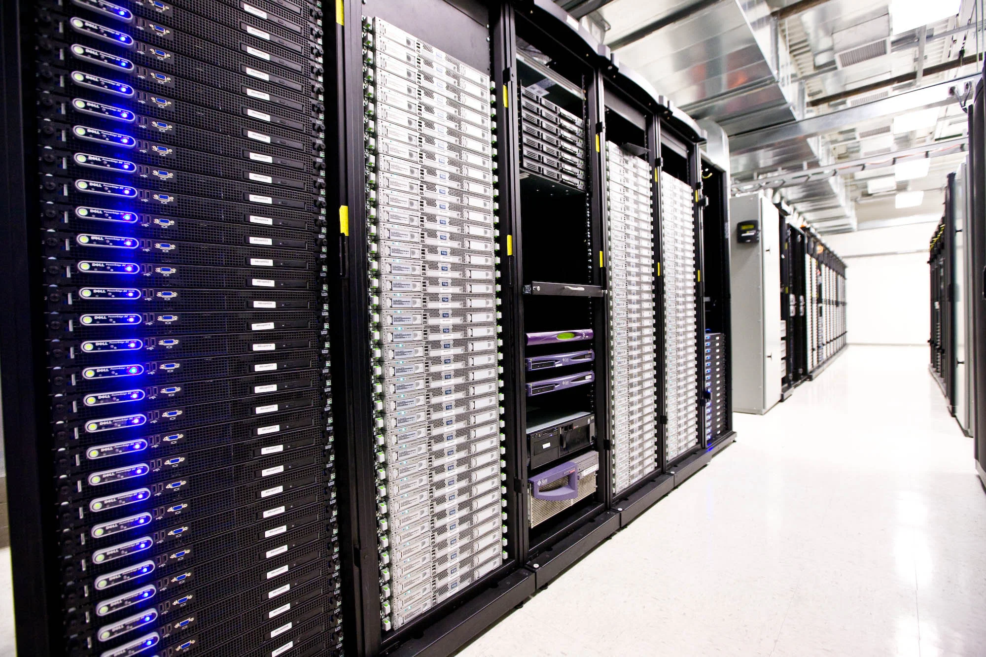 Data Centre - Inside_Suite.jpg