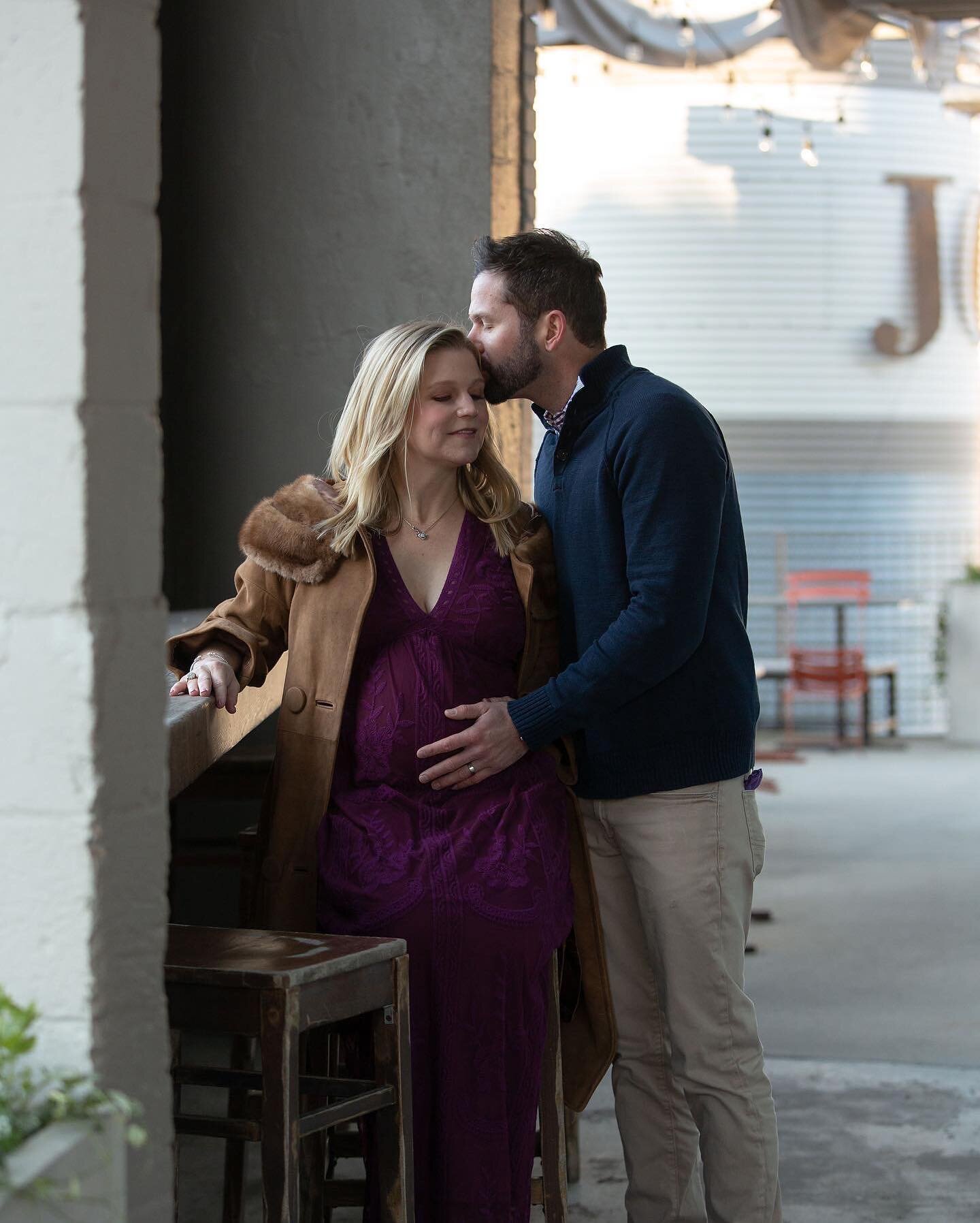 A few more photos from January&rsquo;s winter maternity session because these two are just adorable. And because that natural light. 😍

#maternityshoot #maternityphotography #atlantaportraitphotographer
