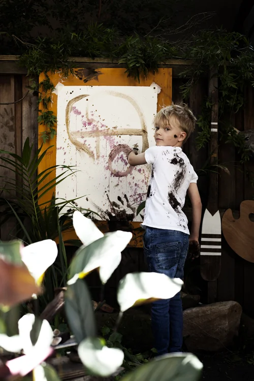 Zephyr painting with mud!