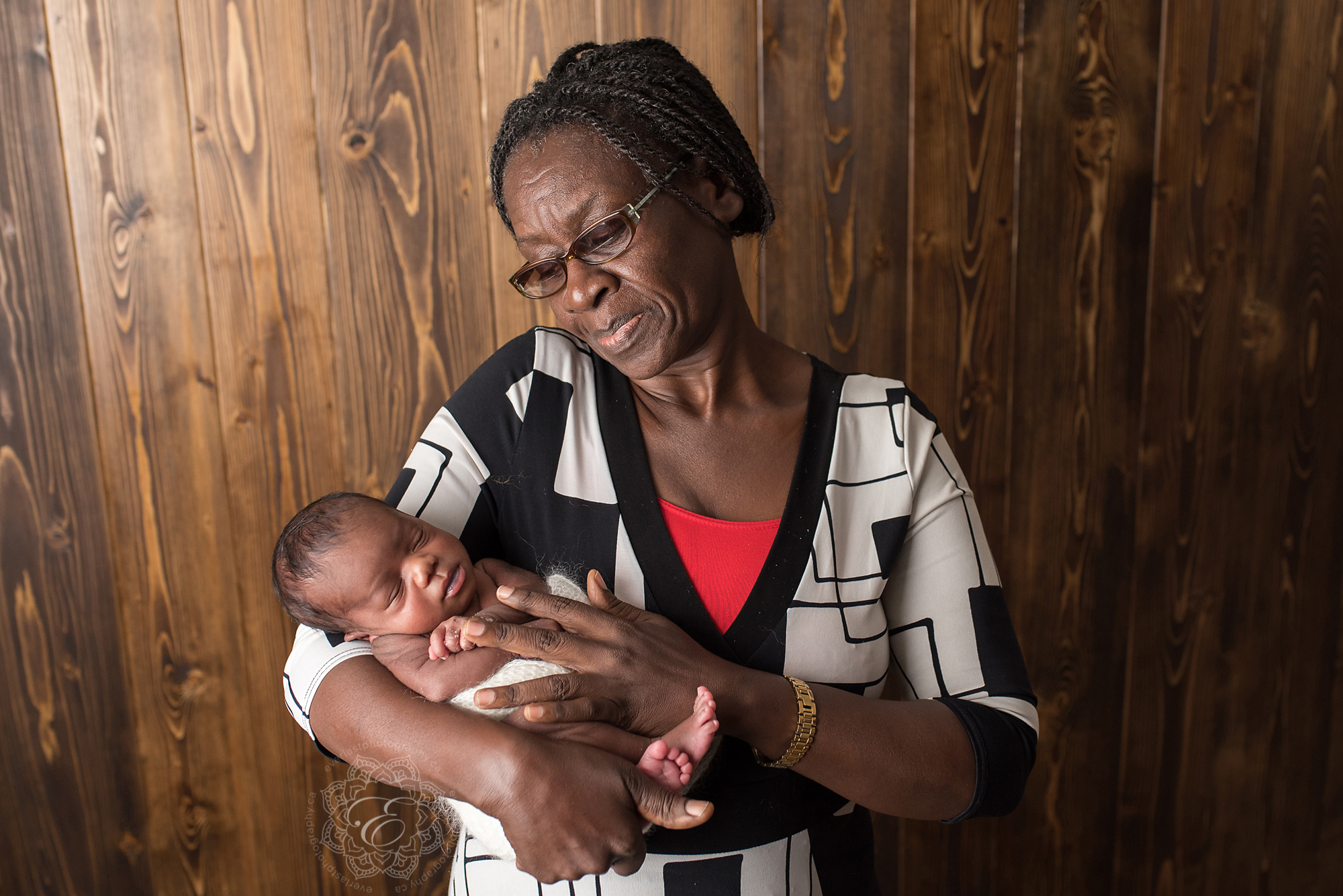 newborn photography family poses