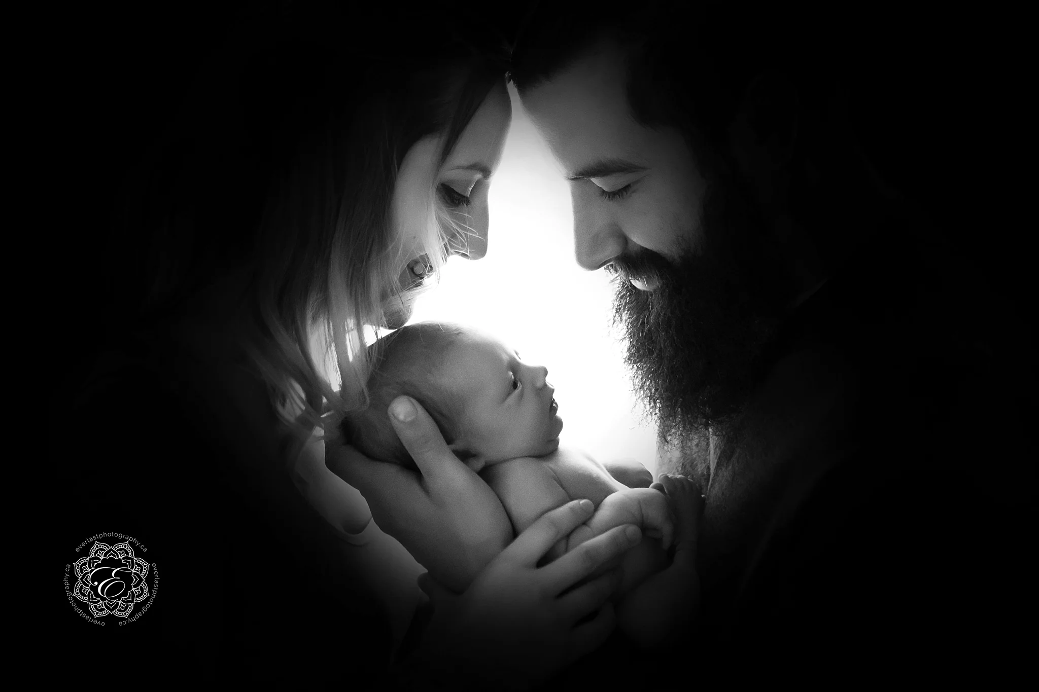 mom-dad-and-newborn-baby.jpg