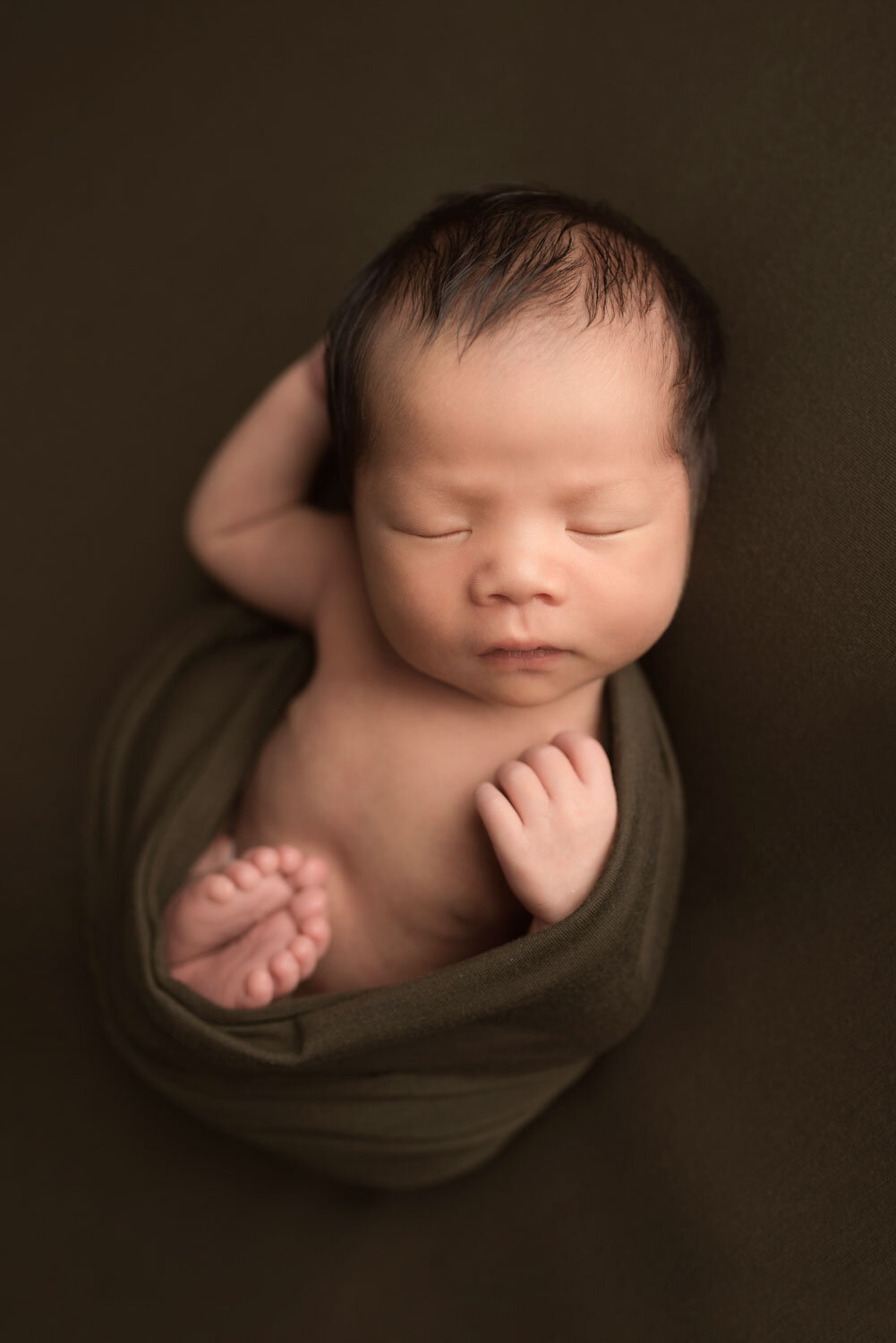 Edmonton-Posed-Newborn-Photographer.jpg