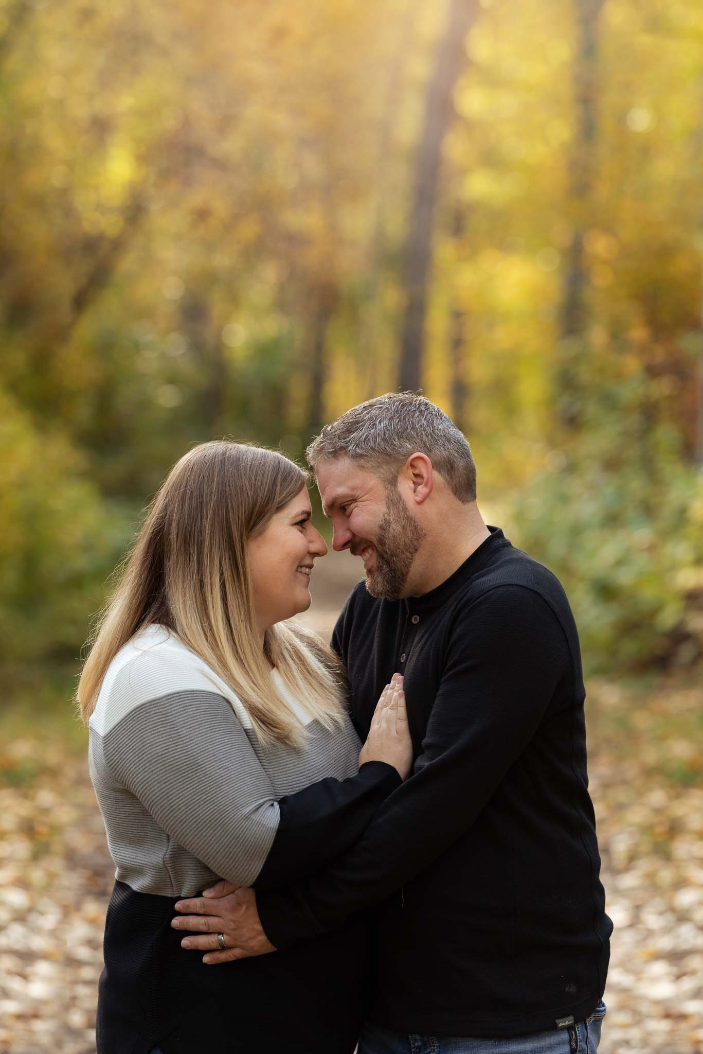 Edmonton-Couples-Fall-Photographer.jpg