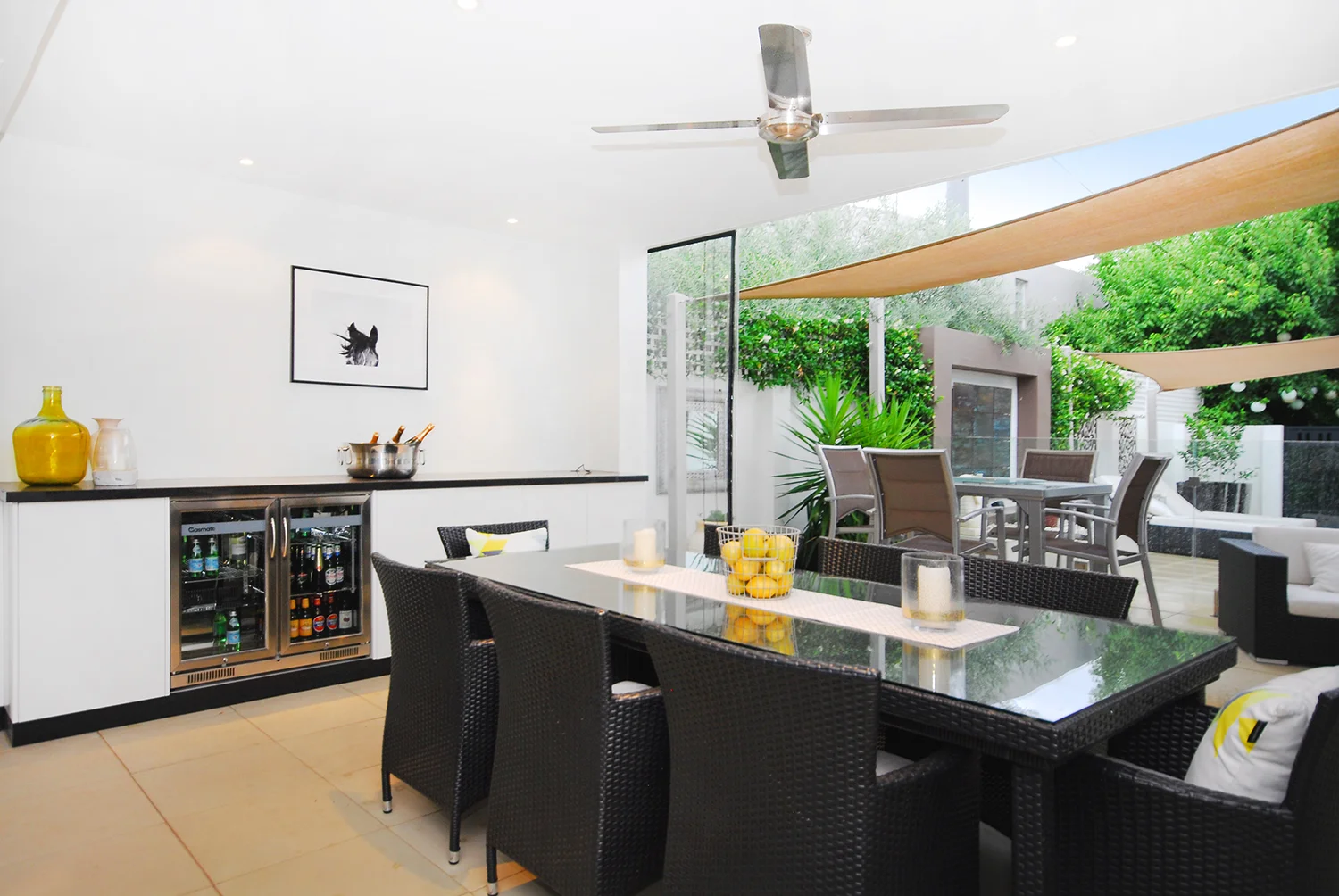  Outdoor kitchen alfresco dining 