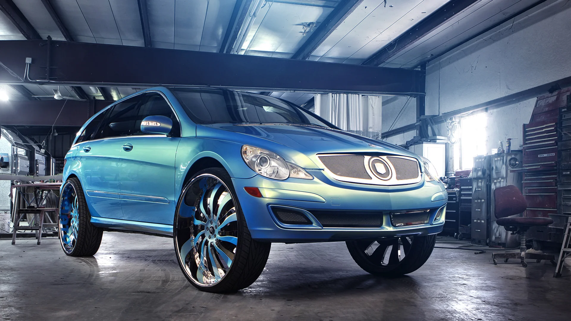 Rides Magazine - Mercedes R