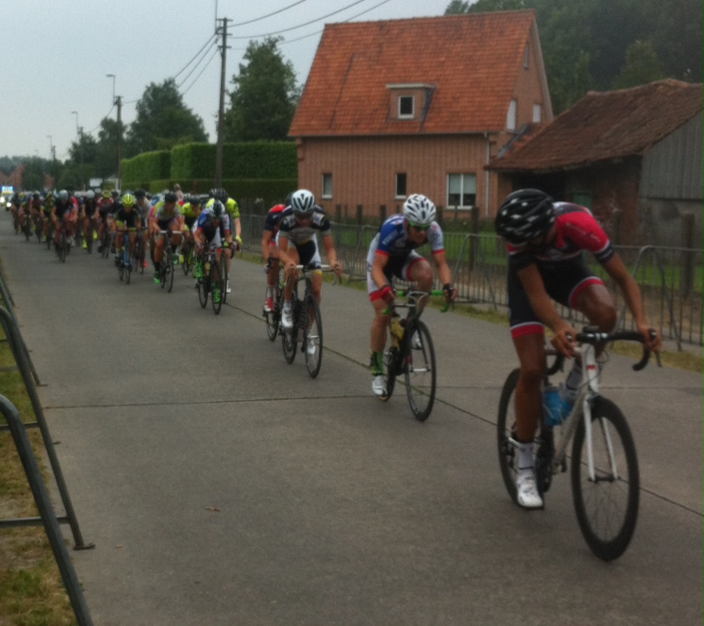 Sinaai at the end of Lap 1 and the peloton was already full gas