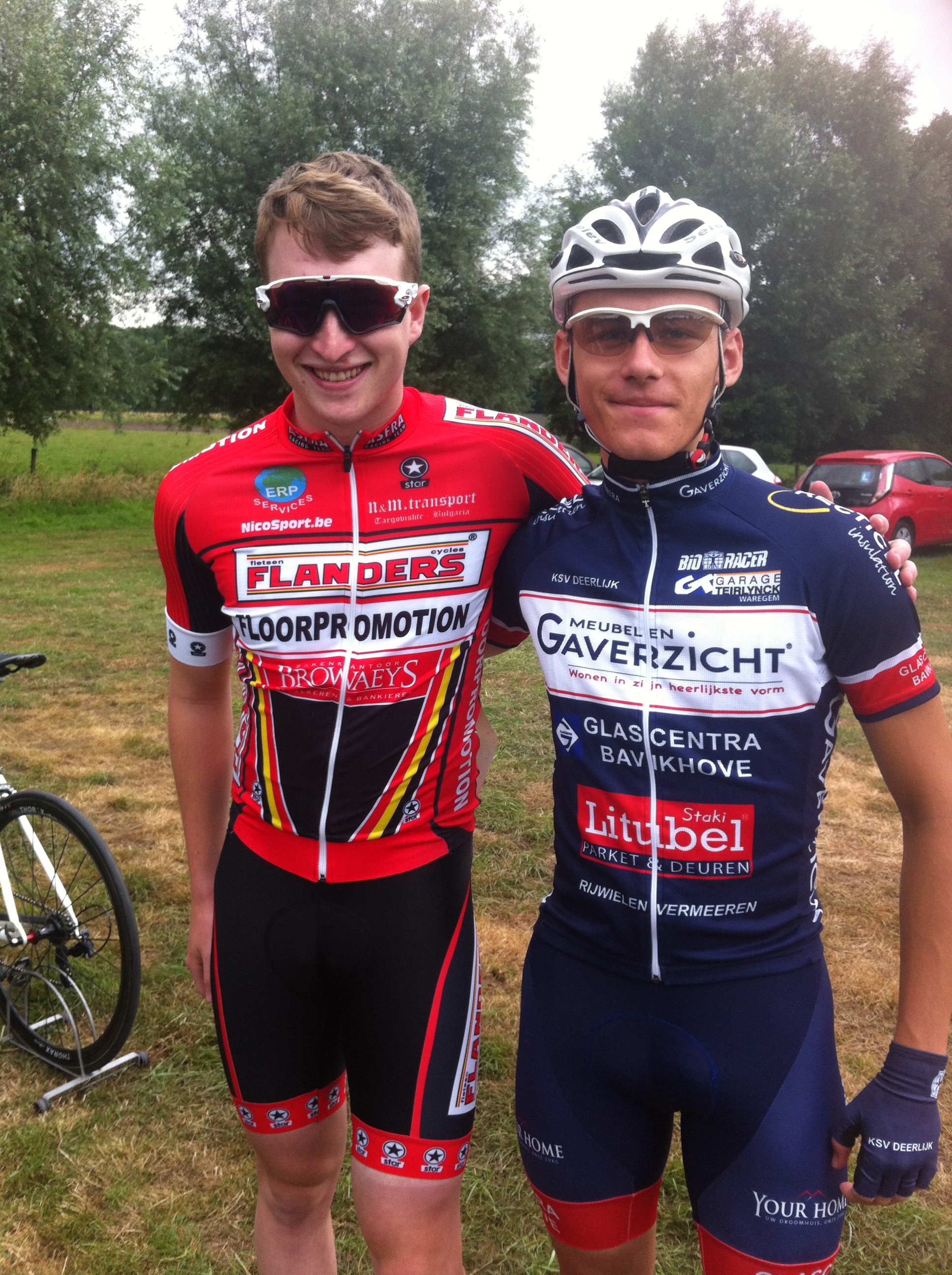 Conor with local Flandrian rider Donovan Baillieu (Team Gaverzicht)