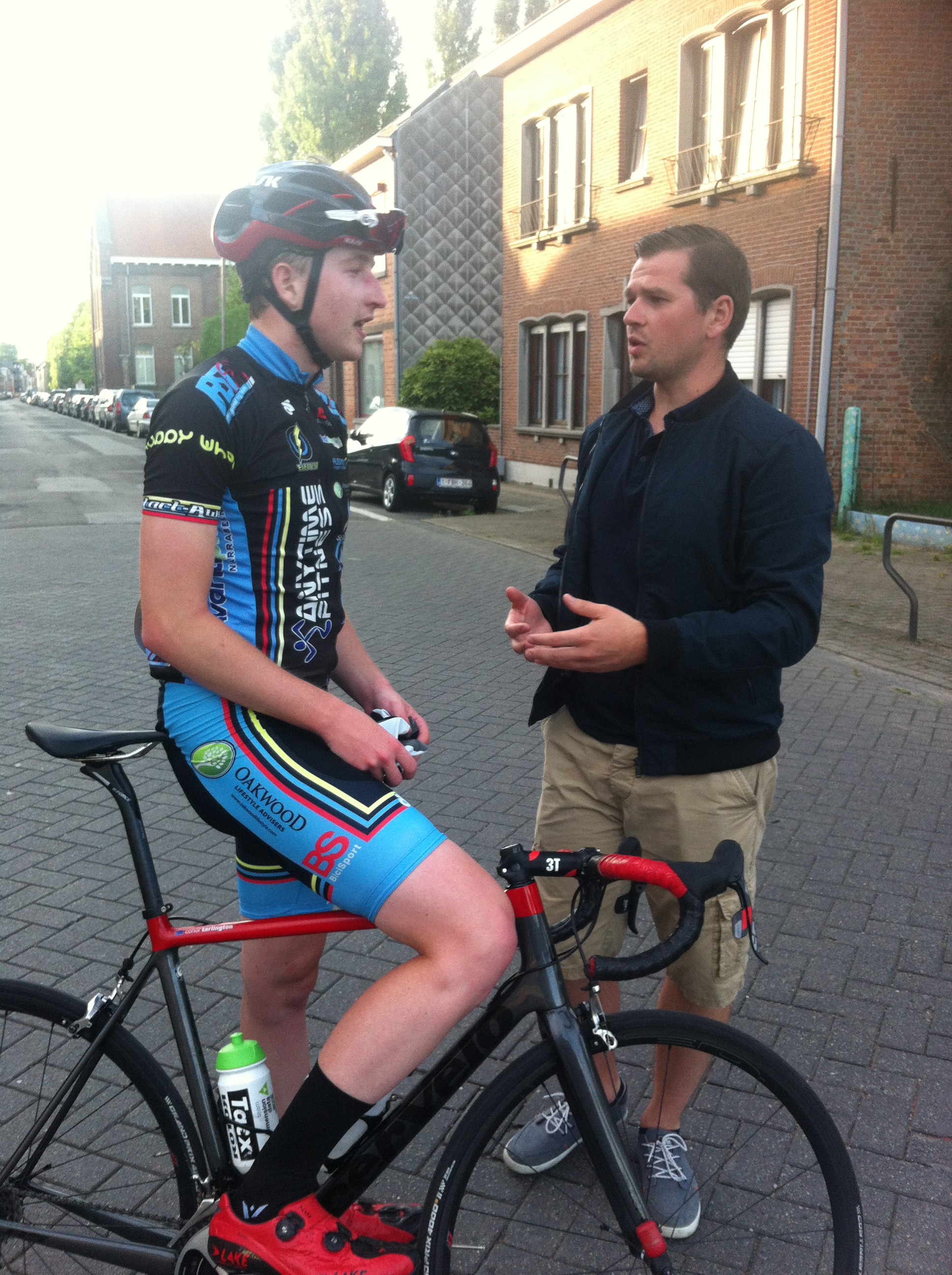 Conor & Maarten Verhulst after the finish discussing how to split the 3 Euro prizemoney
