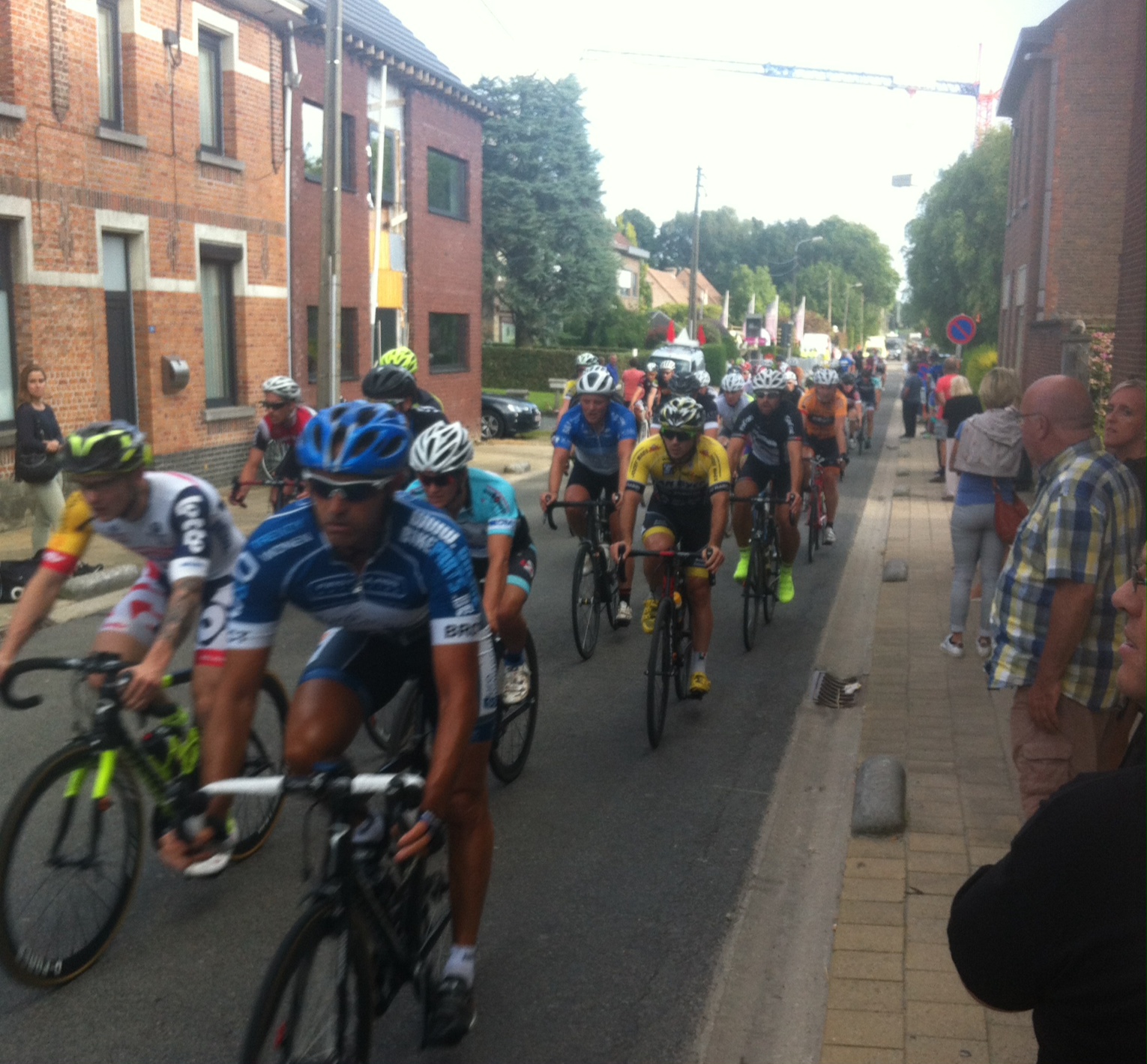 The Temse Kermis race in the VWB League. Koen Verhulst in the yellow fluro overshoes. Conor has his final race at the Temse Kermis UCI race next Tuesday and a good opportunity today to review the circuit.