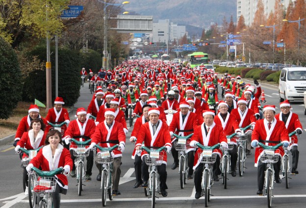 The BiciSport Christmas Ride is on this coming Sunday from Piemonte Café car park. Meet at 7.45am and the ride departs at 8.00am (around Akuna Bay) for coffee at Piemonte Café from 9.30am onwards. All riders & friends are most welcome.