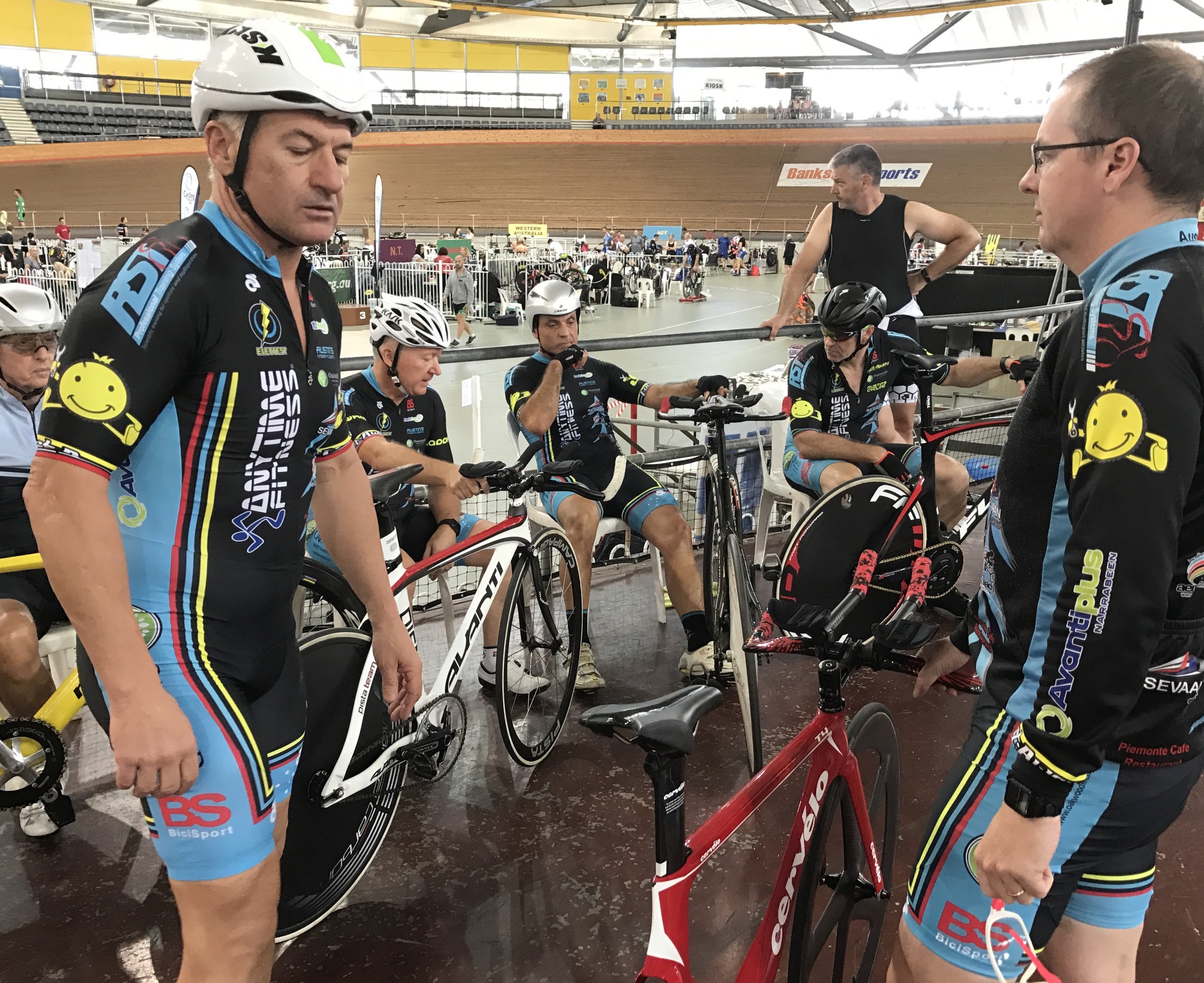 National Masters Track 2017 - BiciSport TP squad of Anthony Colantonio, Graham Cockerton, Dom Zumbo & James Thornton plus David Browne assisting. The team posted 2min 25secs just outside the medal round qualifying time.