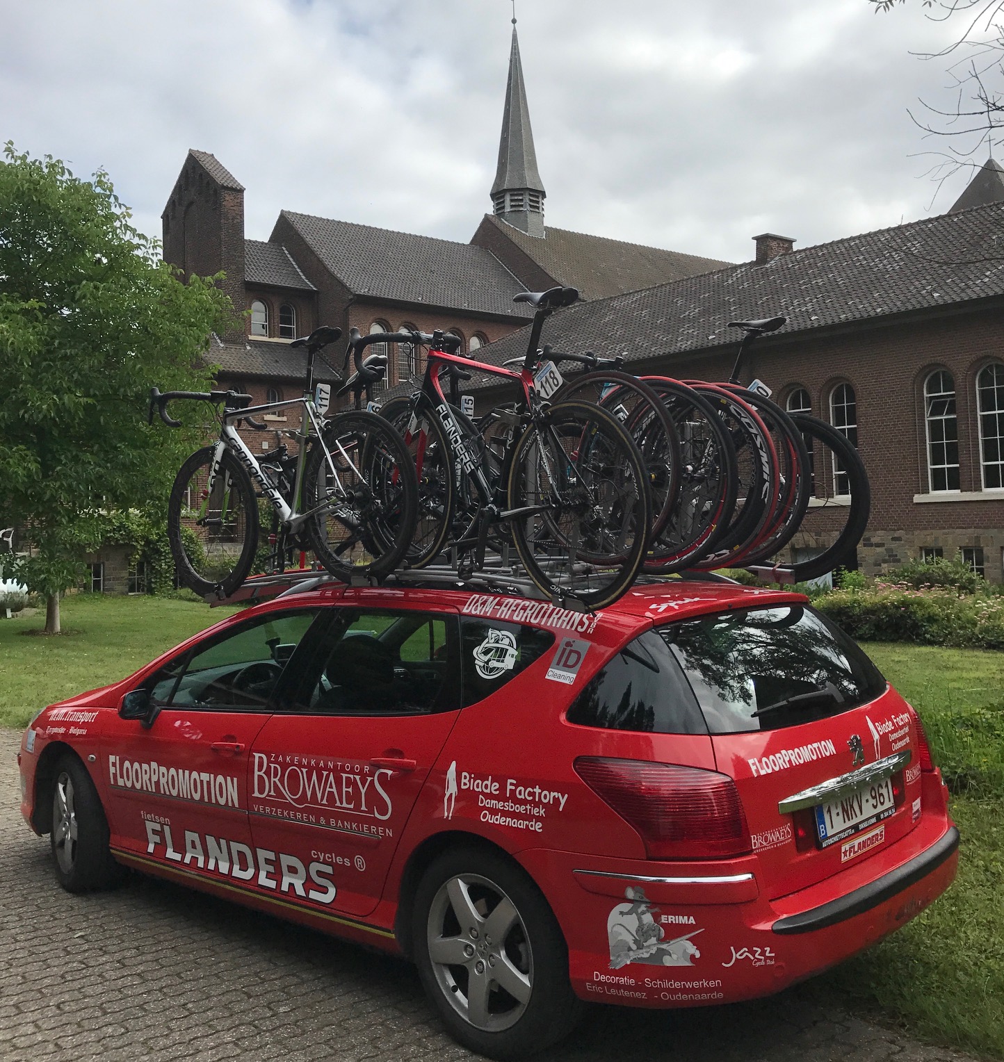 Brabant 17 - the ASFRA - Flanders Cycles team stayed at an old Franciscan Monk monastery near Leuven (built 1948 last used 1994 as a full monastery). The monastery now offers budget accommodation for tourists, sporting & business groups. Go to www.laforesta.be for a look at a unique accommodation offering. 