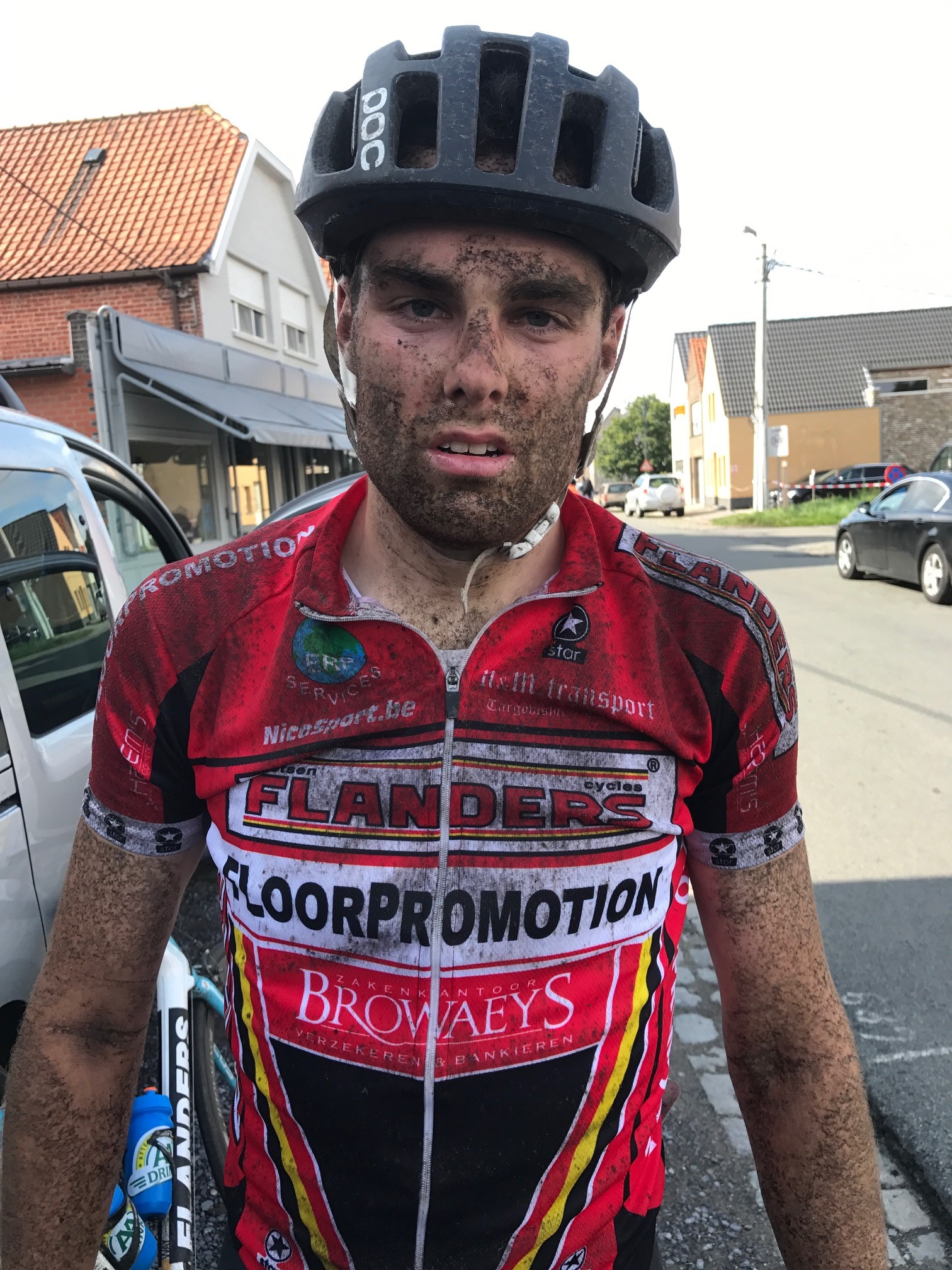 Tour of East Flanders 17 Stage 2 - Peter Livingstone (BiciSport Mobius) after 150k of racing full gas along tiny Flemish laneways in a peloton of 160 riders. The tough stage was run off in wet, dangerous & greasy conditions with numerous crashes. The Tour of East Flanders concluded on 20 August. The complete Flanders 17 diary featuring all of Peter's Belgian races is a scroll down to just below the News Shorts 17 July weekly update. 