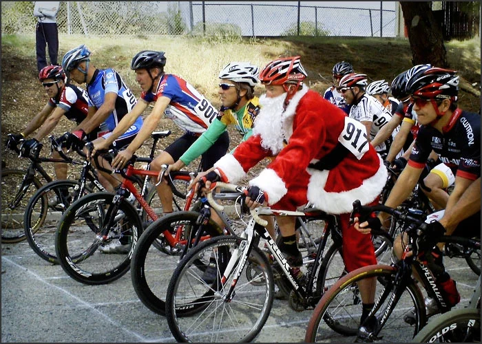 T he BiciSport Christmas Ride departs from the Piemonte Cafe Terrey Hills carpark at 8.00am on Sunday 17 December. A 90 minute loop around Akuna Bay then it is coffee back at Piemonte from 9.30am. All welcome. 