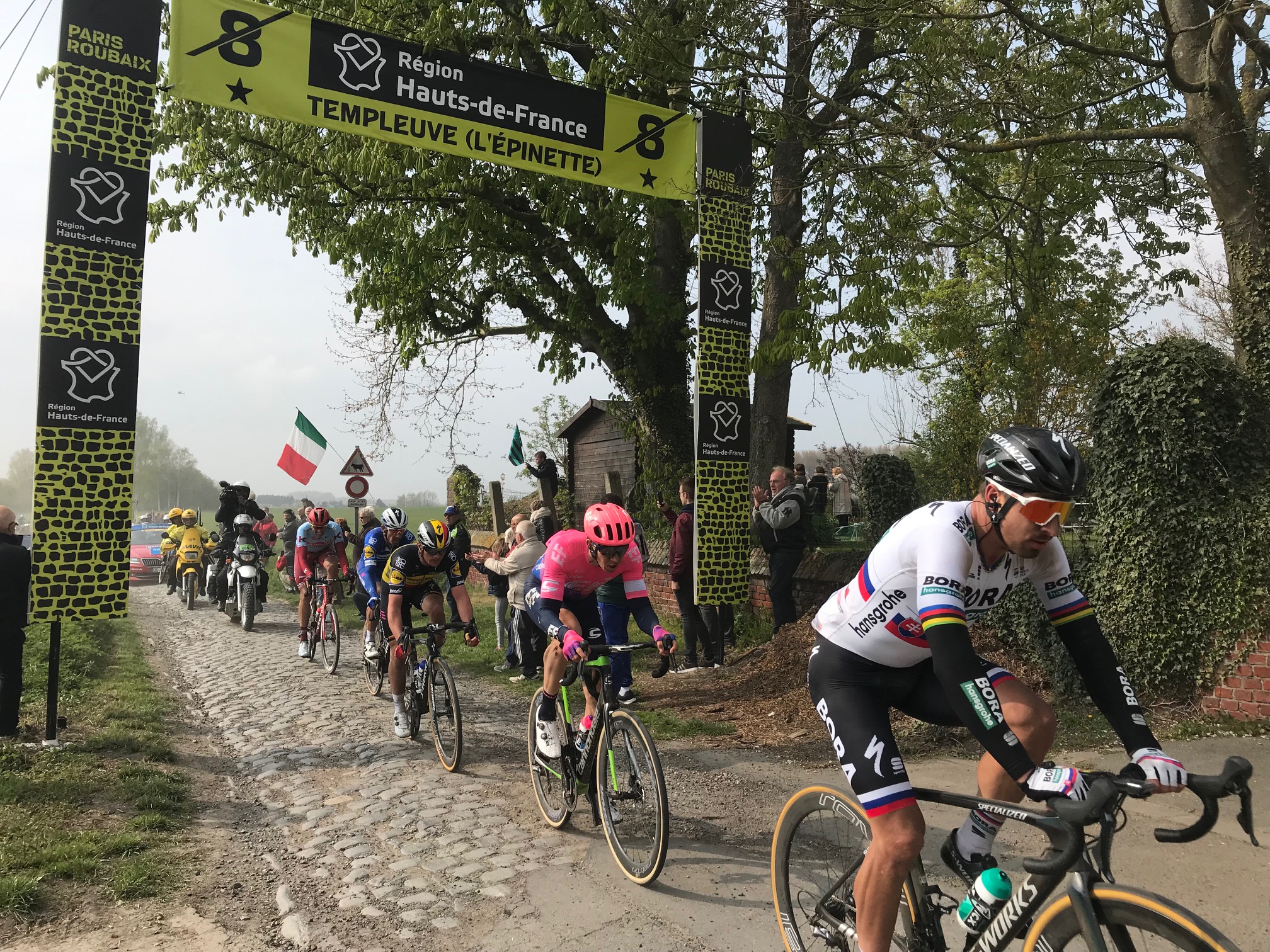 Paris Roubaix @ 14 April - Peter Sagan exits the Templeuve cobbles in the lead group. Photo MOR