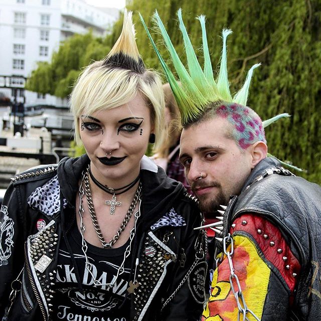 Punks in Camden, London. 
#londom #camden #photography #tra el #travelphotography