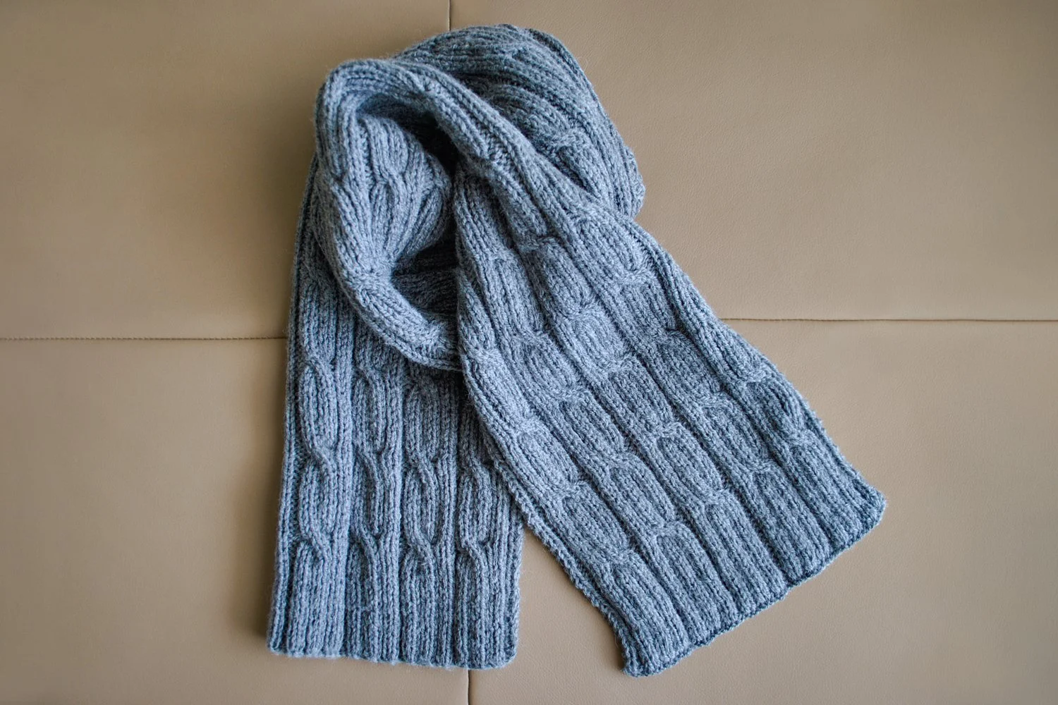 MEN'S SCARF CABLES
