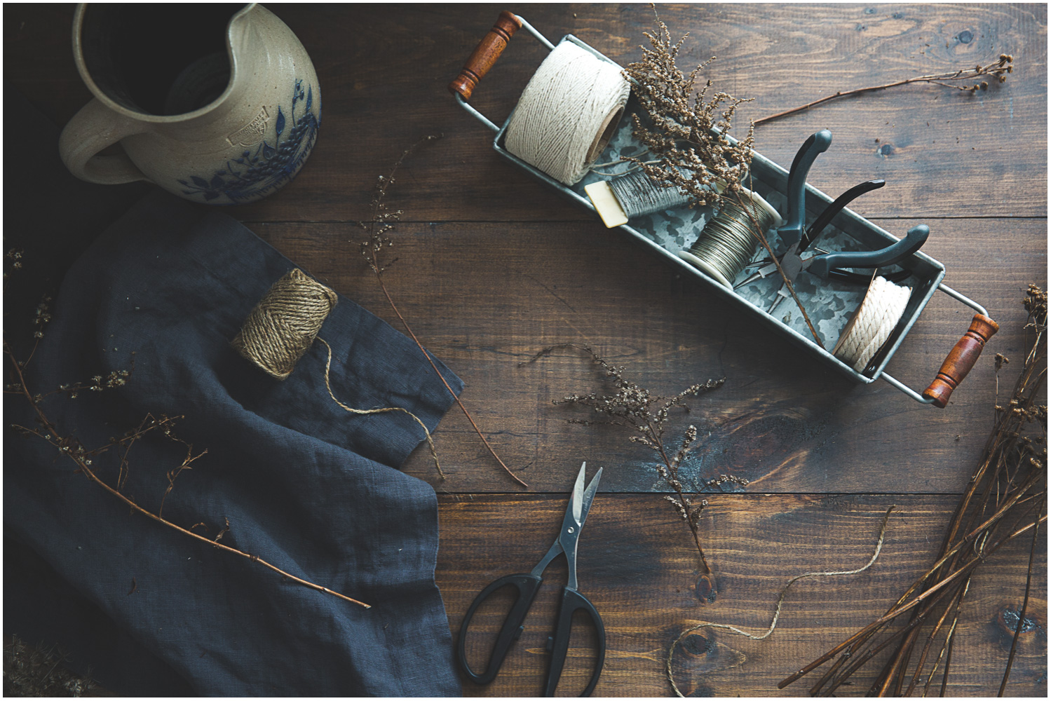 06_Bragg_Kate_January_Hands_Dried_Flowers.jpg