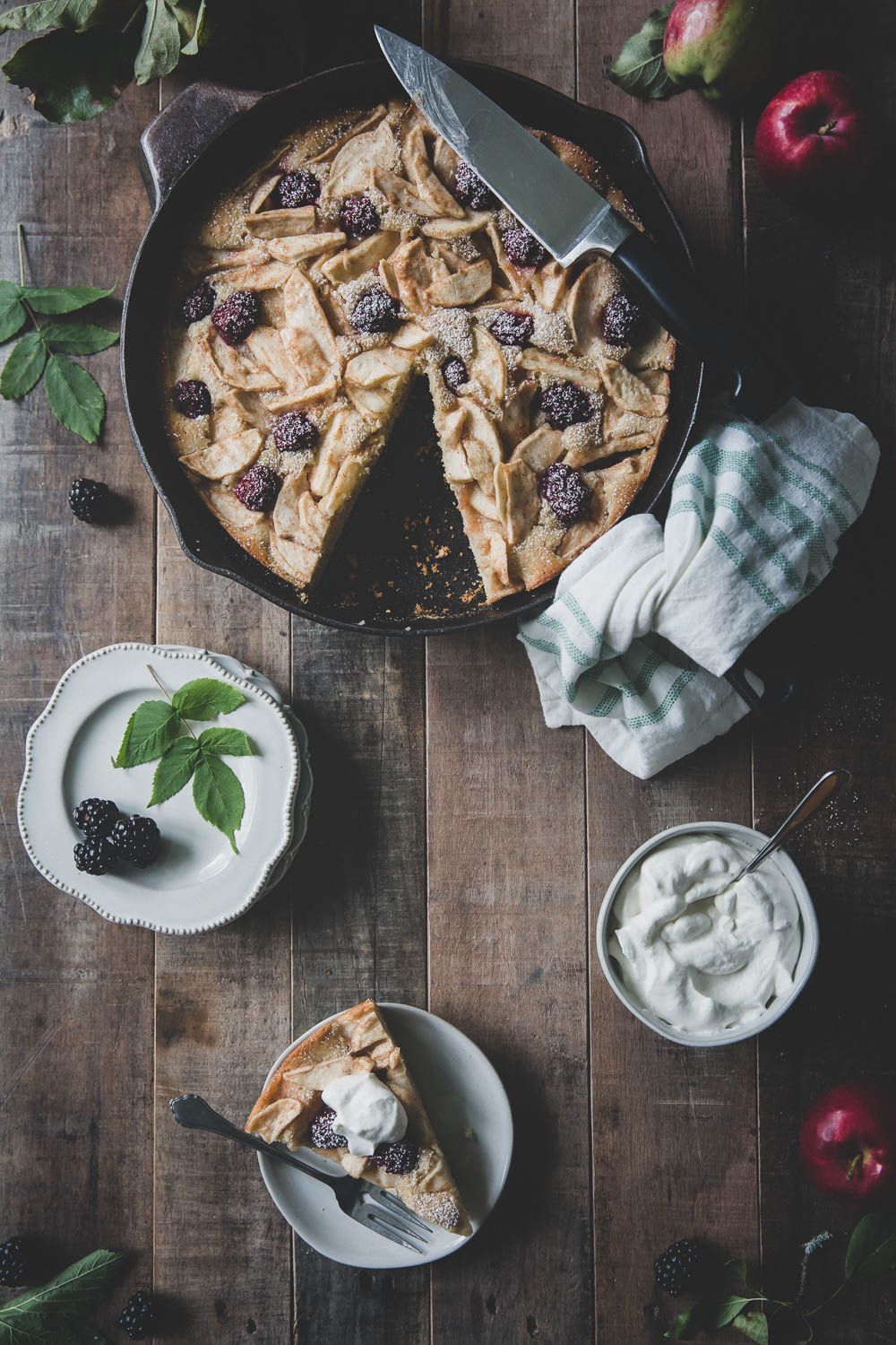 Bragg_Kate_Apple_Blackberry_Skillet_Cake-3358.jpg