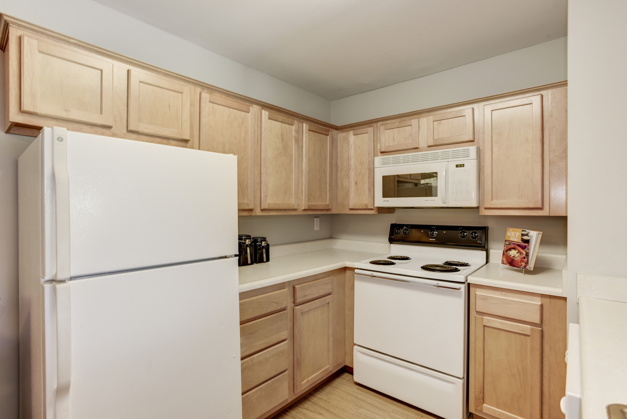 Fox Run Apartments in Edgewood, MD 21040:Fully Equipped Kitchen