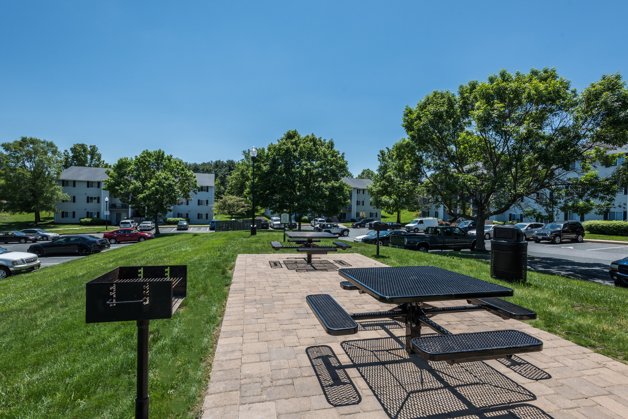 Grill & Picnic Area at Fox Run Apartments in Edgewood, MD