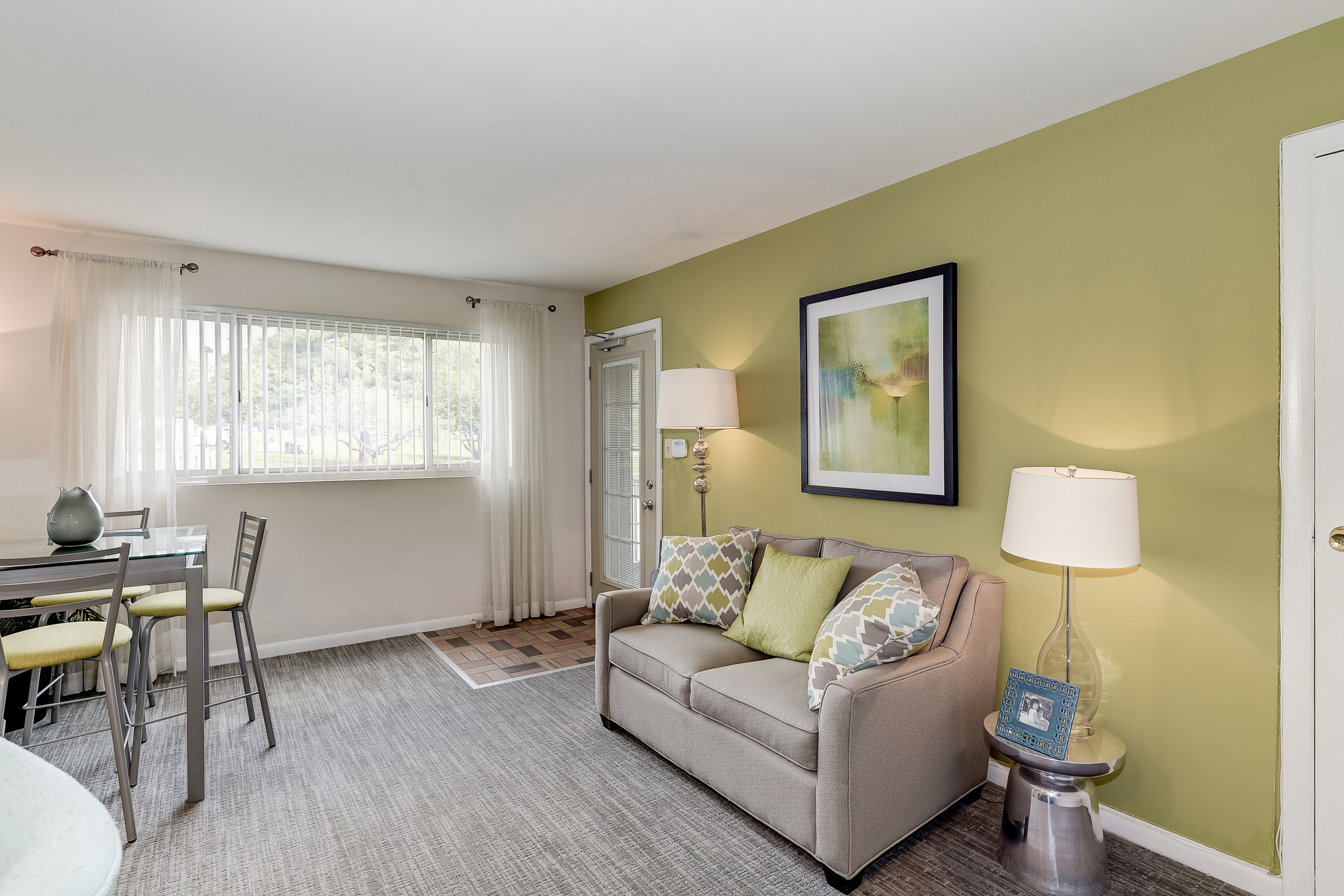 Barclay Square Apartments in Baltimore, MD - Living Area