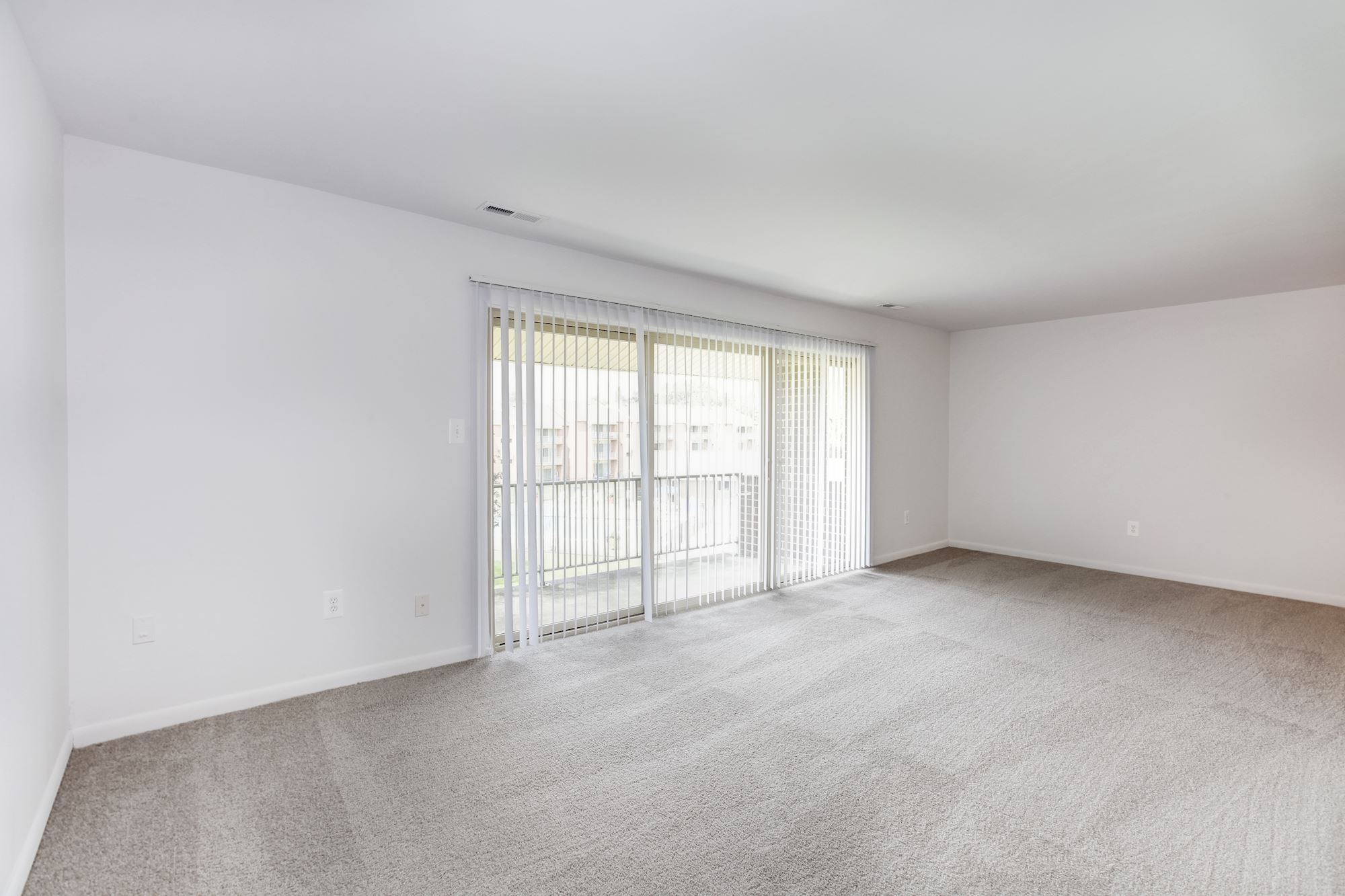 Rolling Park Apartments in Windsor Mill, MD - Living Room