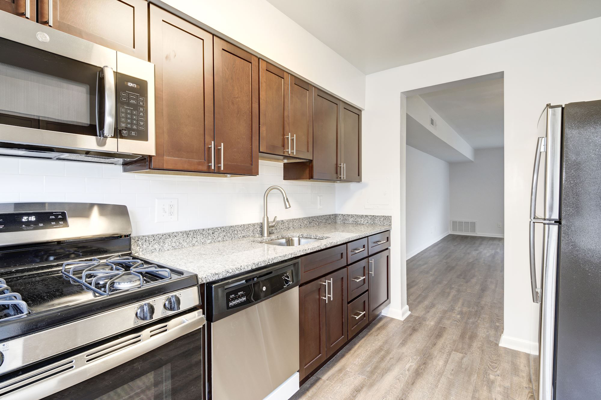 Hampton Manor Apartments & Townhomes in Cockeysville, MD - Townhome Kitchen