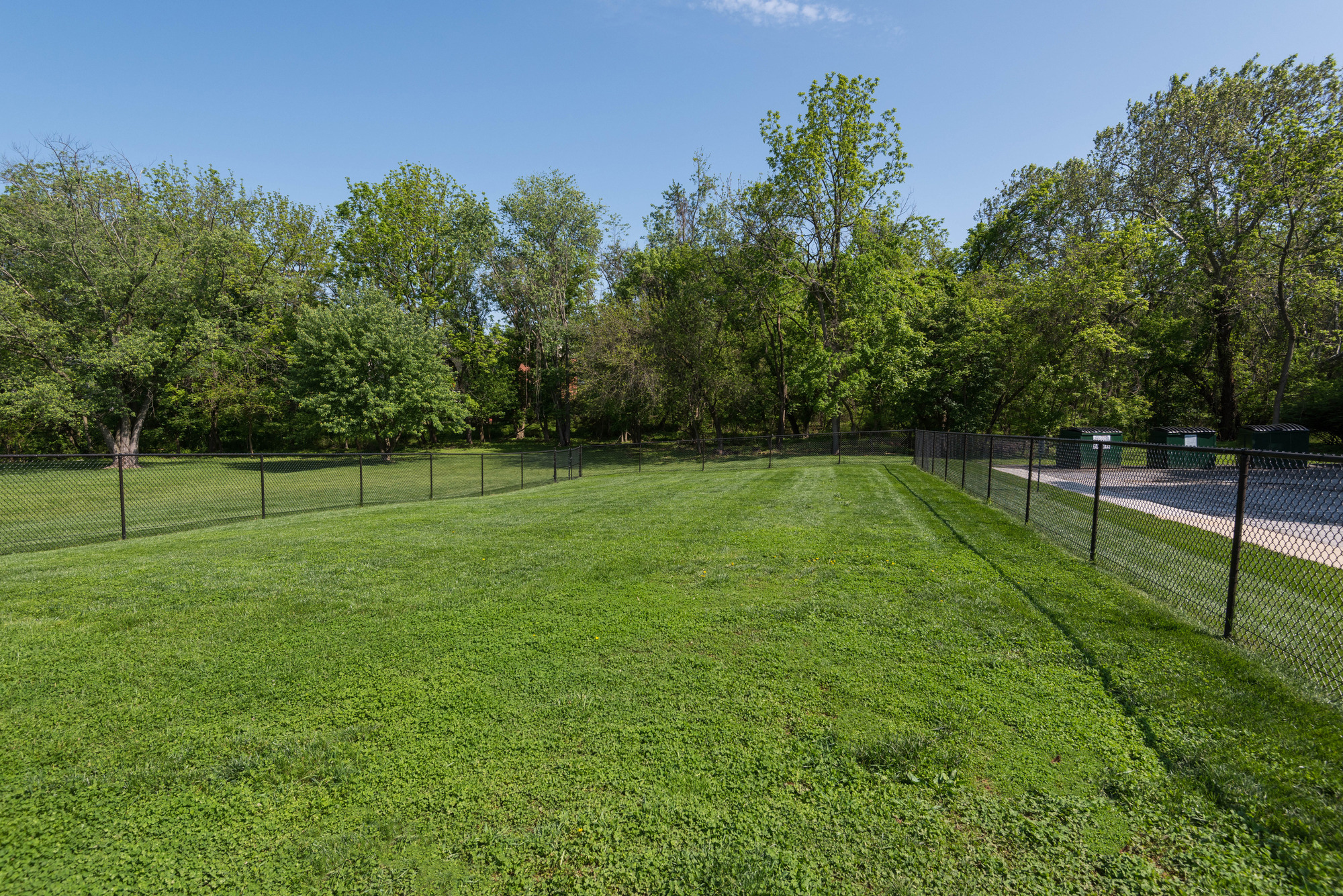 Hampton Manor Apartments & Townhomes in Cockeysville, MD - Dog Park