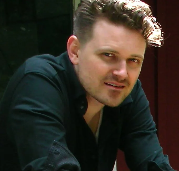 Paul on porch.JPG