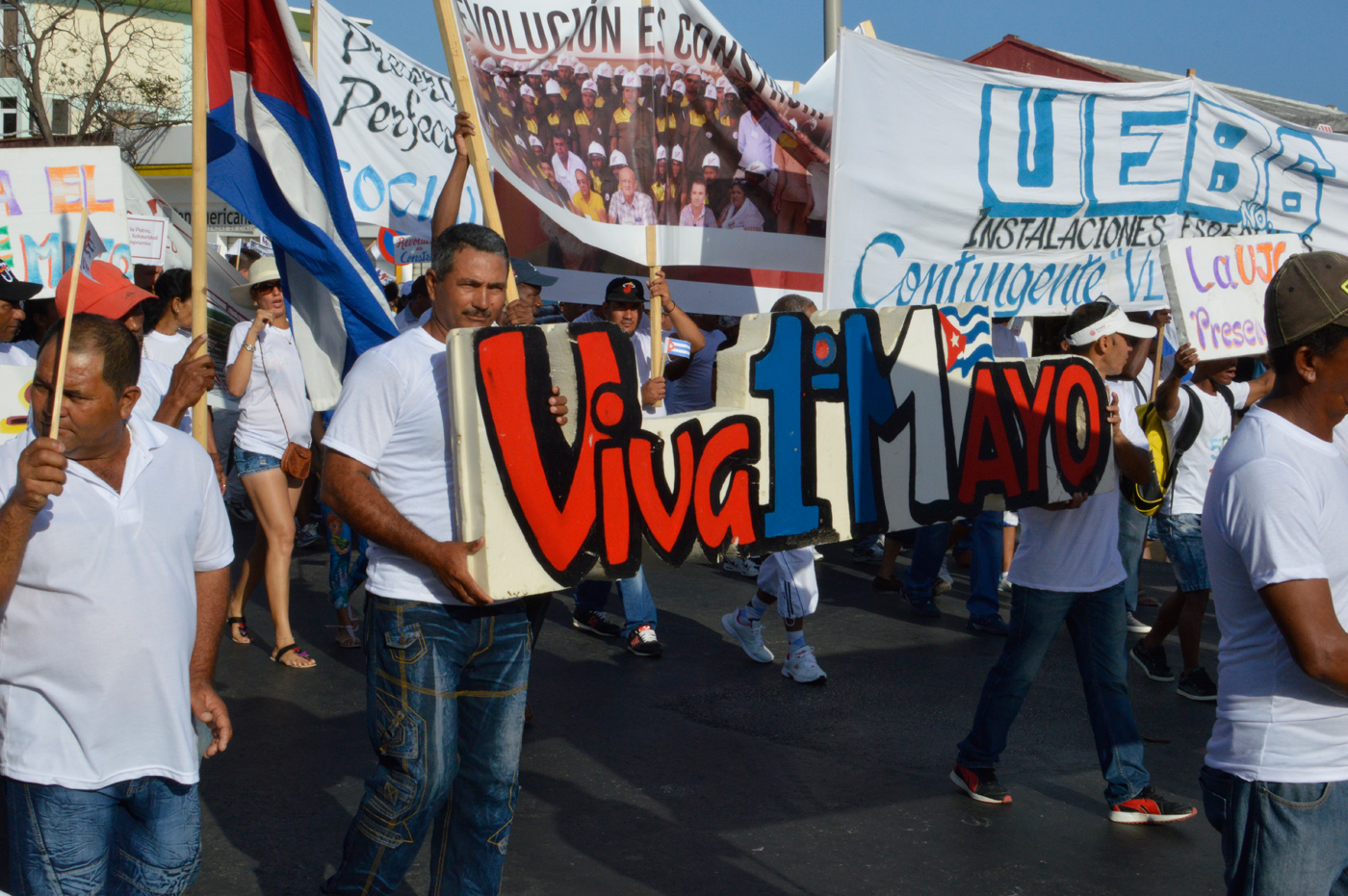 Varadero-May-Workers-Day-parade-Viva.jpg
