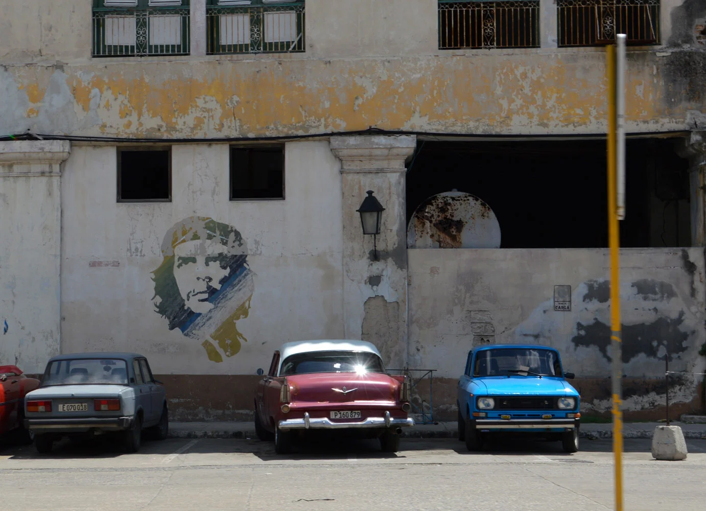 Cuba-Havana-Che-Guevara-building.jpg