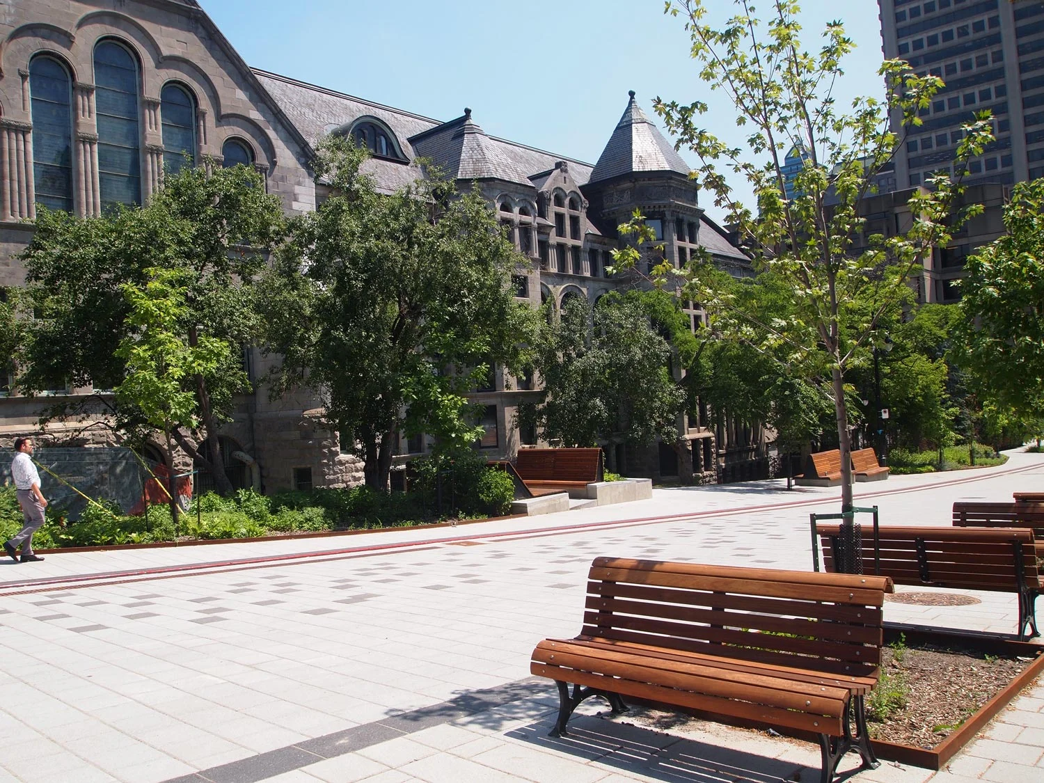 Montreal-McGill-university-campus-street.jpg