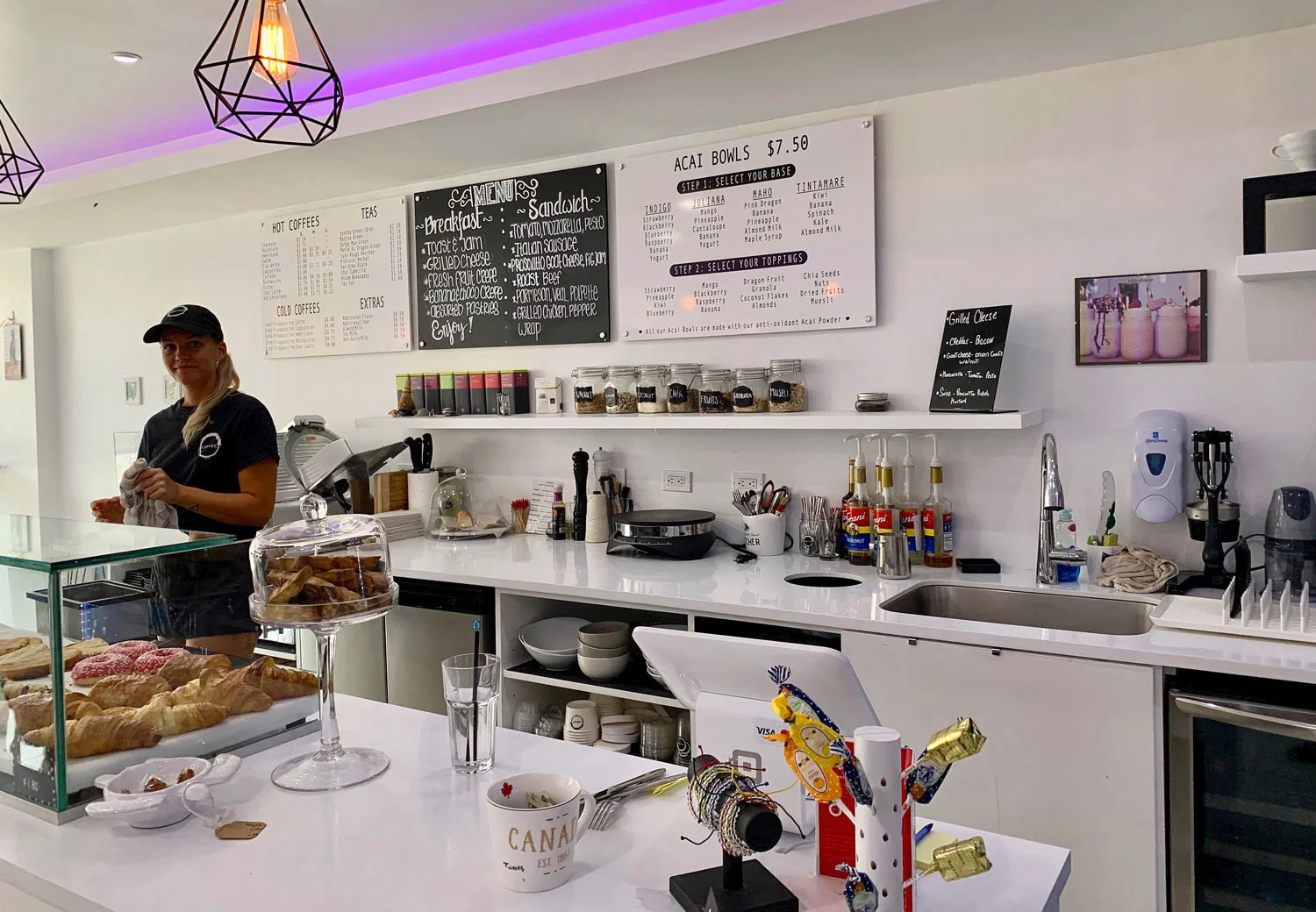 Saint-Martin-Coffee-Shop-Cape-Cafe-Maho-counter.jpg